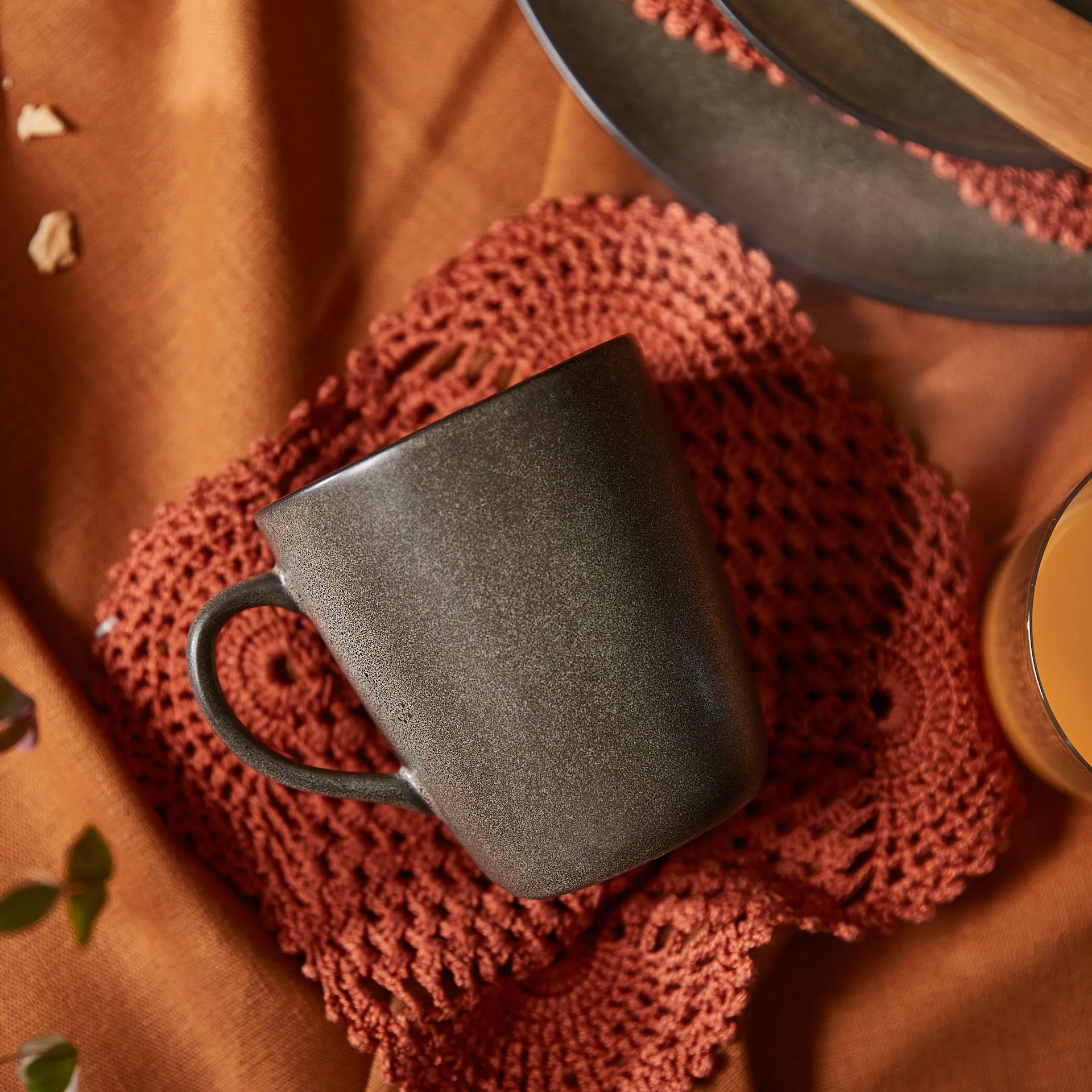 Raw mugg med handtag 35 cl, Forest brown Aida