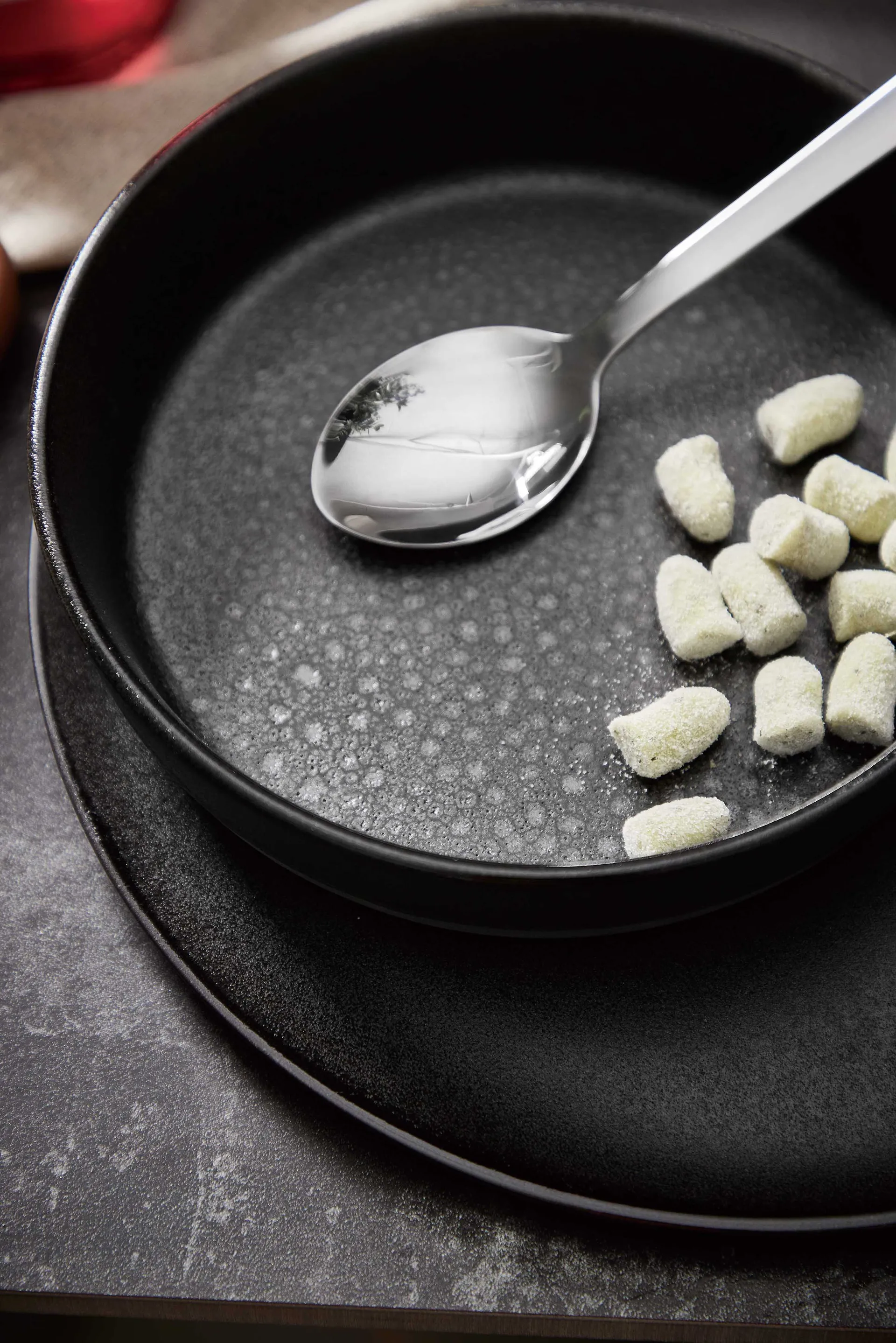 Raw sopptallrik Ø19,4 cm, Titanium black Aida