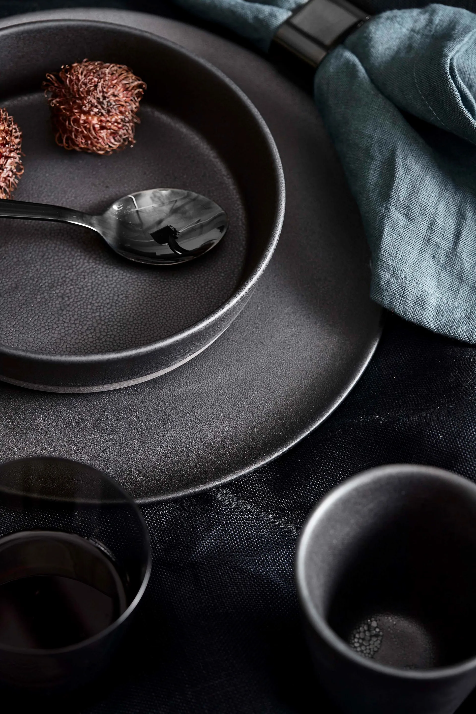 Raw sopptallrik Ø19,4 cm, Titanium black Aida