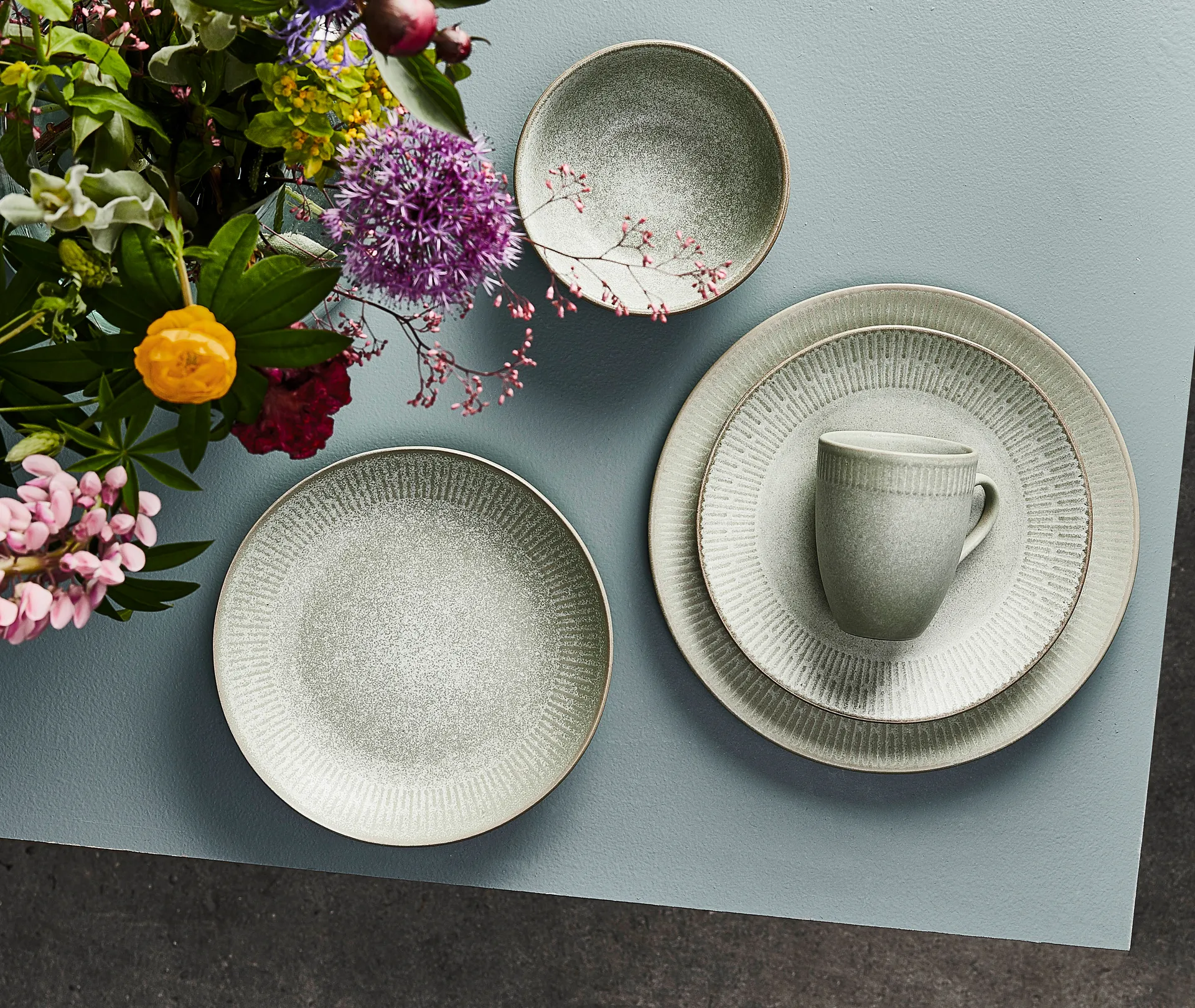 Relief tallrik 22 cm, Grön Aida