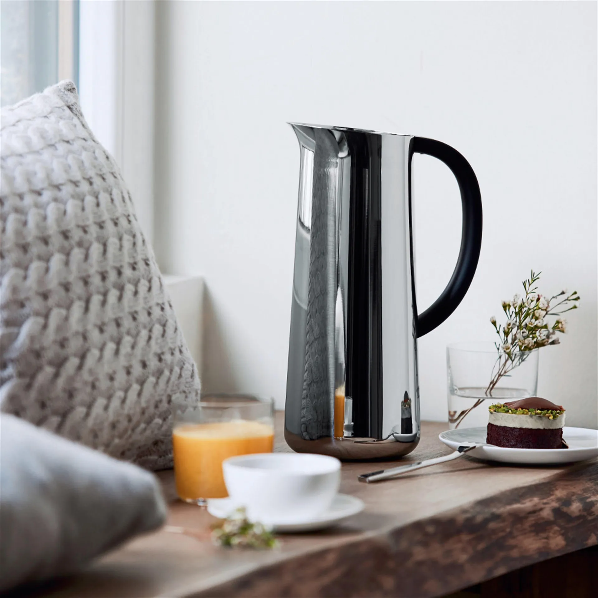 Nomu termoskanna, 1 l Alessi