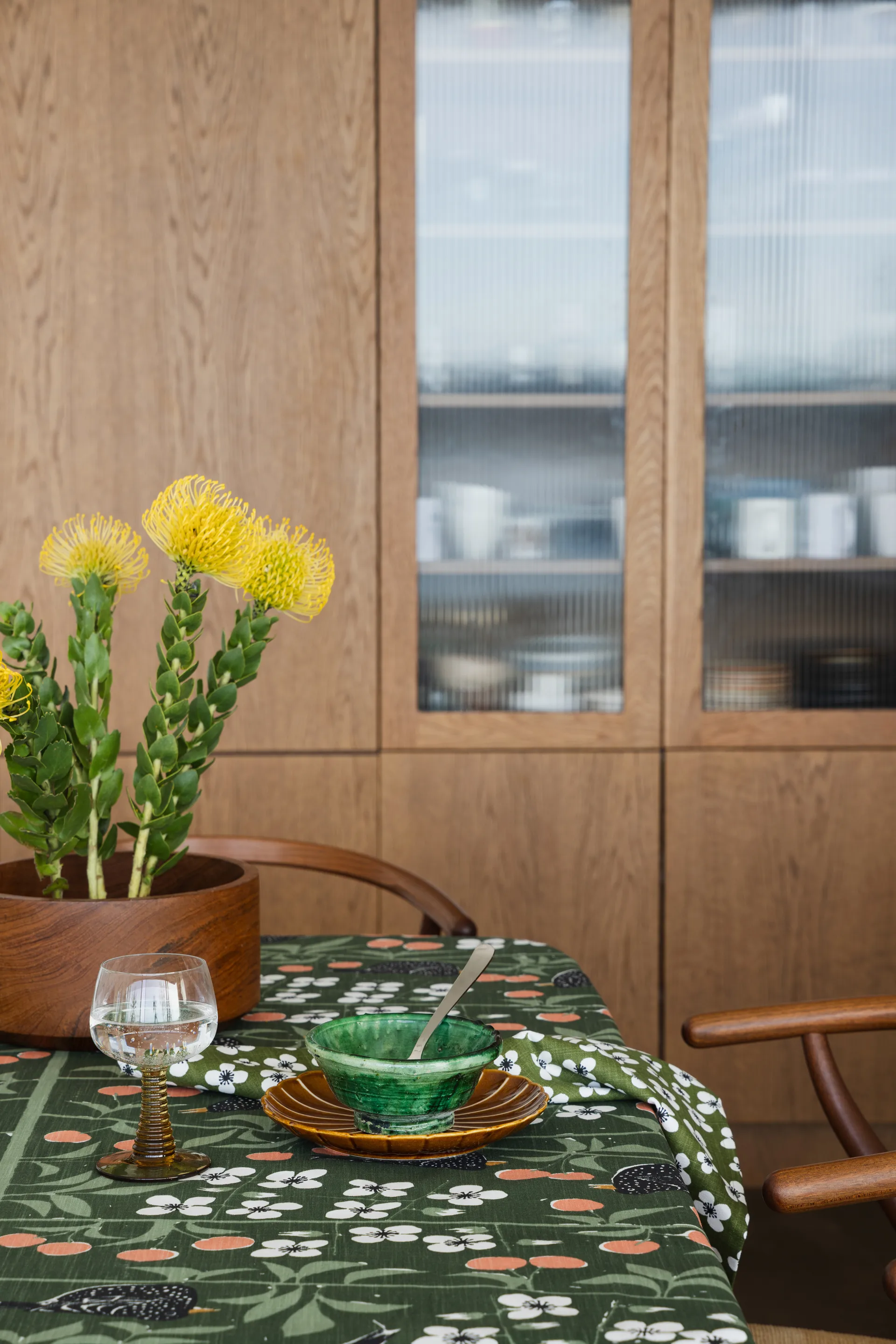 Körsbärsträdgården duk, Mörkgrön, 145x250 cm Almedahls