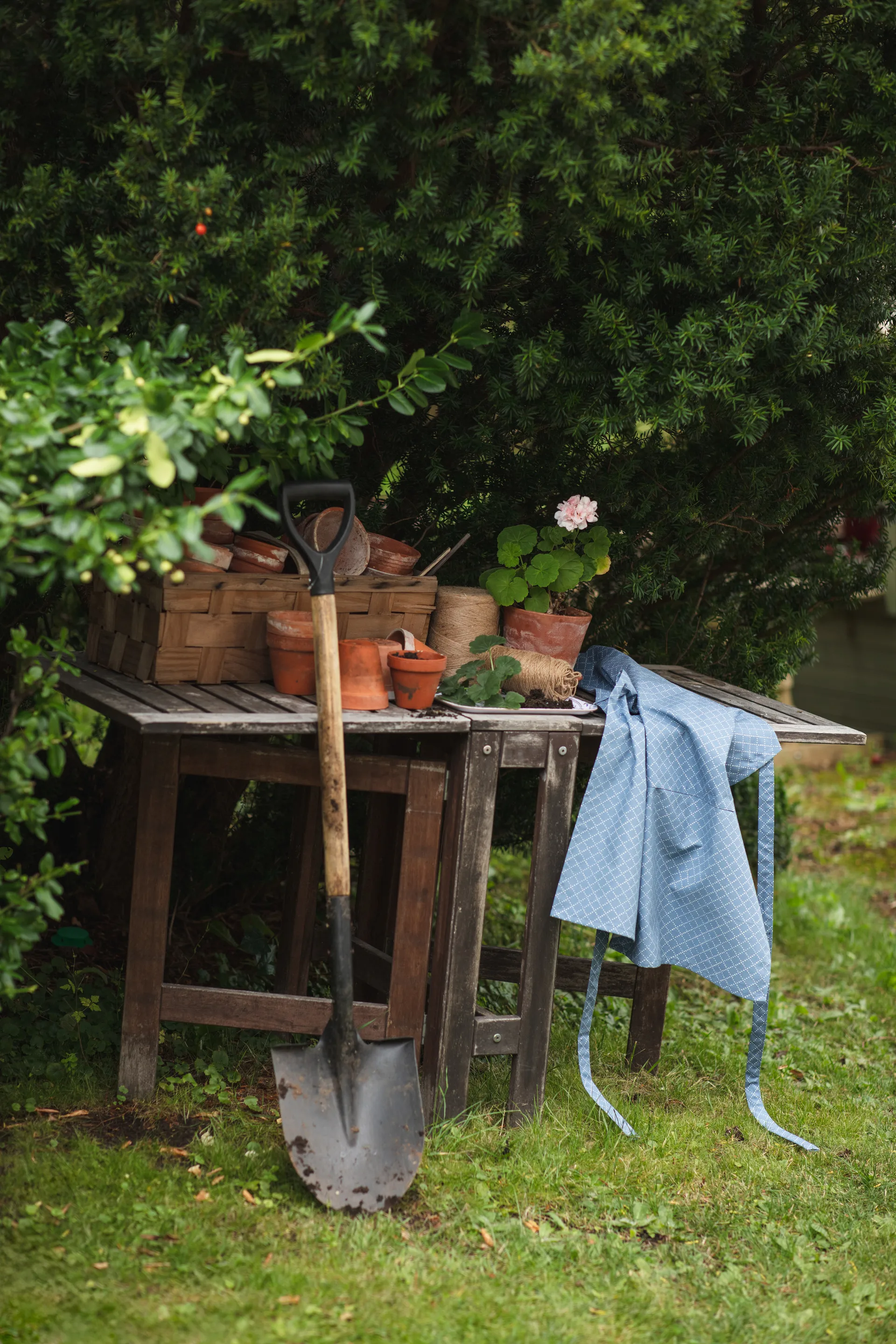 Prickruta förkläde, Blå Almedahls