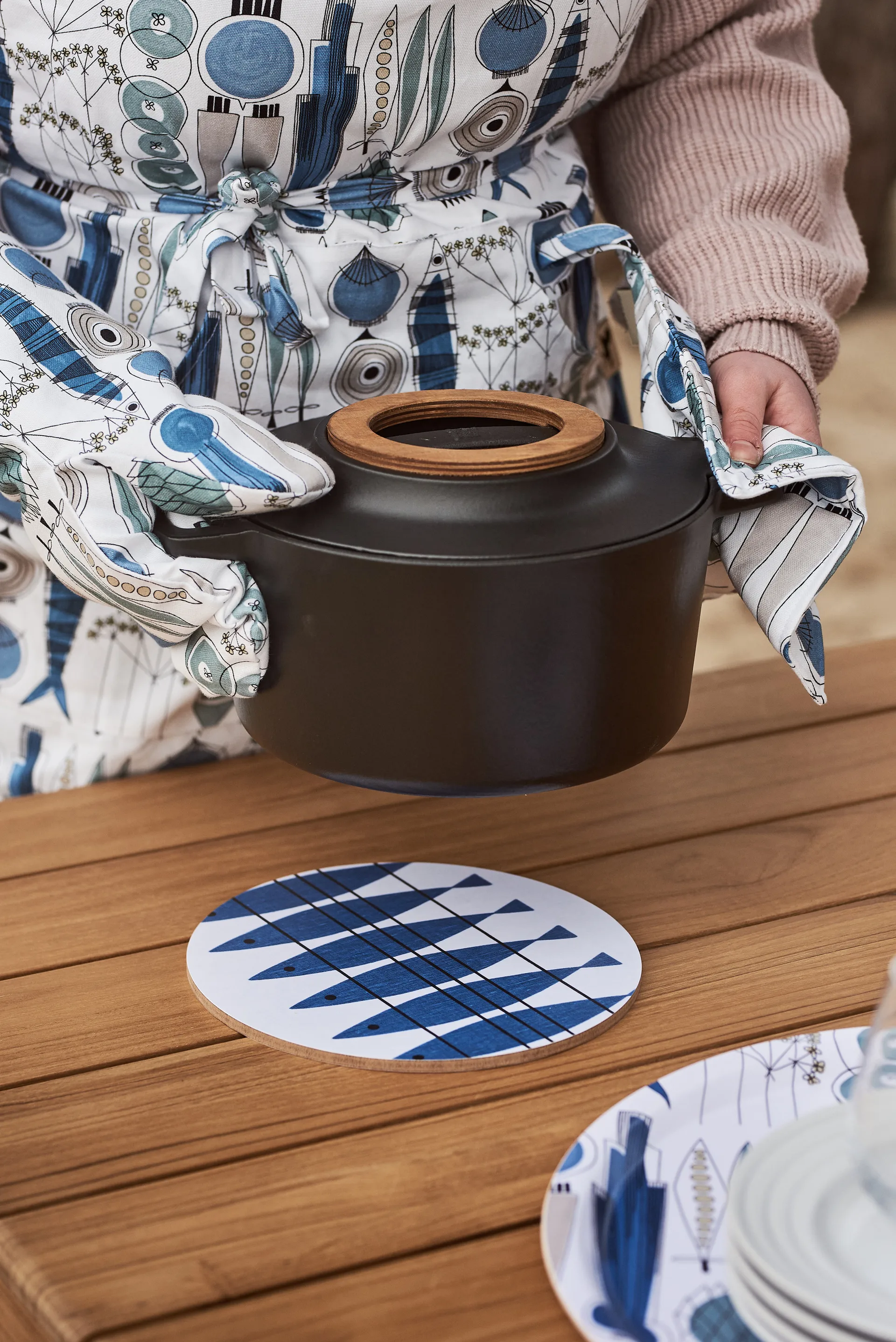 Sill grytunderlägg, vit-blå Almedahls