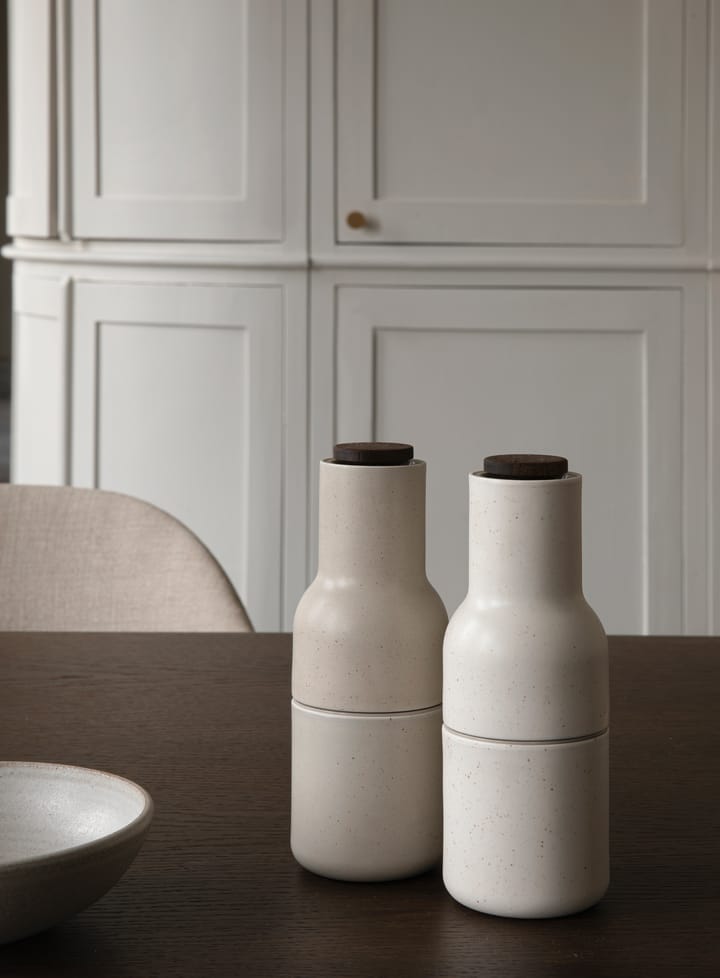 Bottle Grinder kryddkvarn keramik 2 delar, Sand (valnötslock) Audo Copenhagen