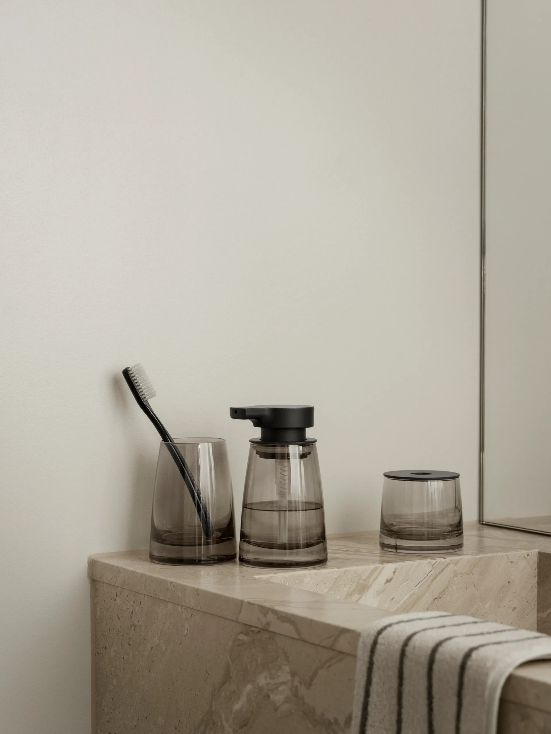 Ava förvaringsbox, Black blomus