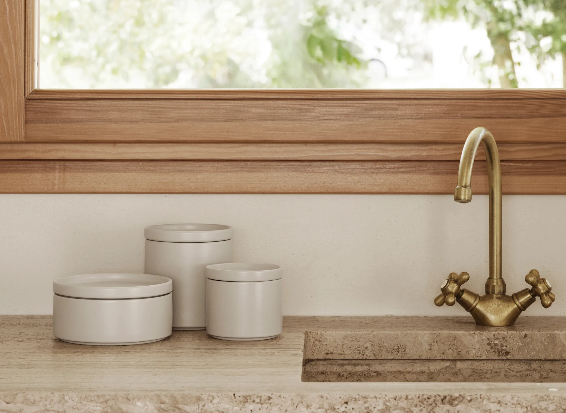 Pilar förvaringsburk med lock, Moonbeam, Ø15,5x7,5 cm blomus