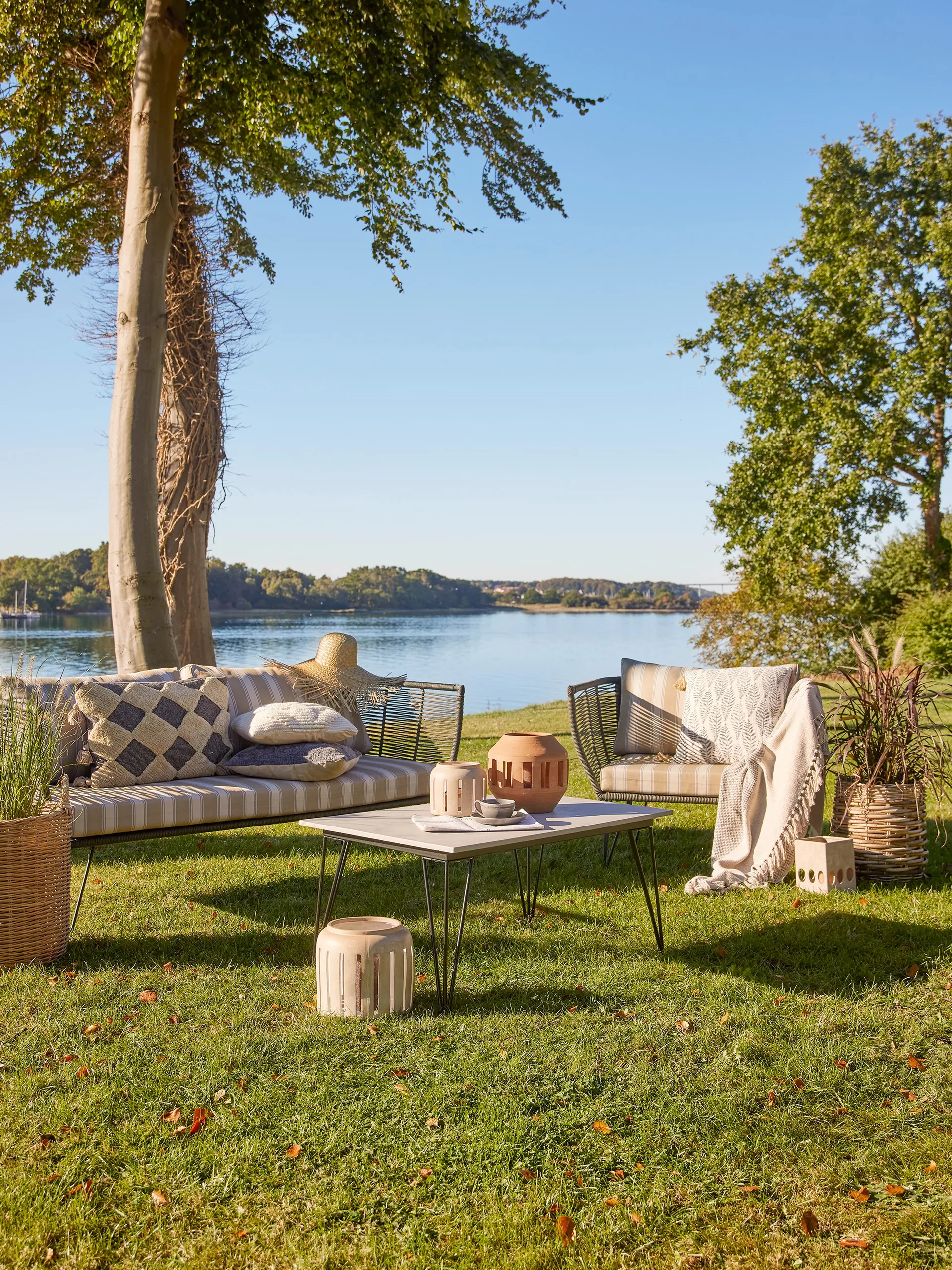 Mundo soffbord 60x90 cm, Cement Bloomingville