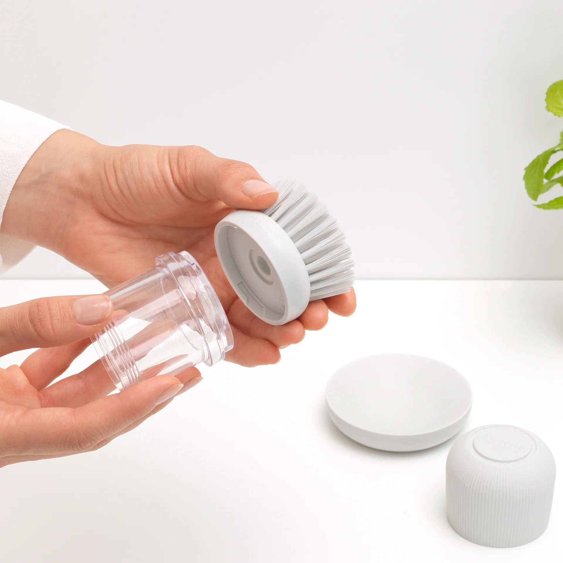 Brabantia diskmedelsbehållare med diskborste, Ljusgrå Brabantia