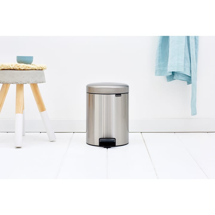 New Icon pedalhink 5 liter, Matt steel fingerprint proof Brabantia