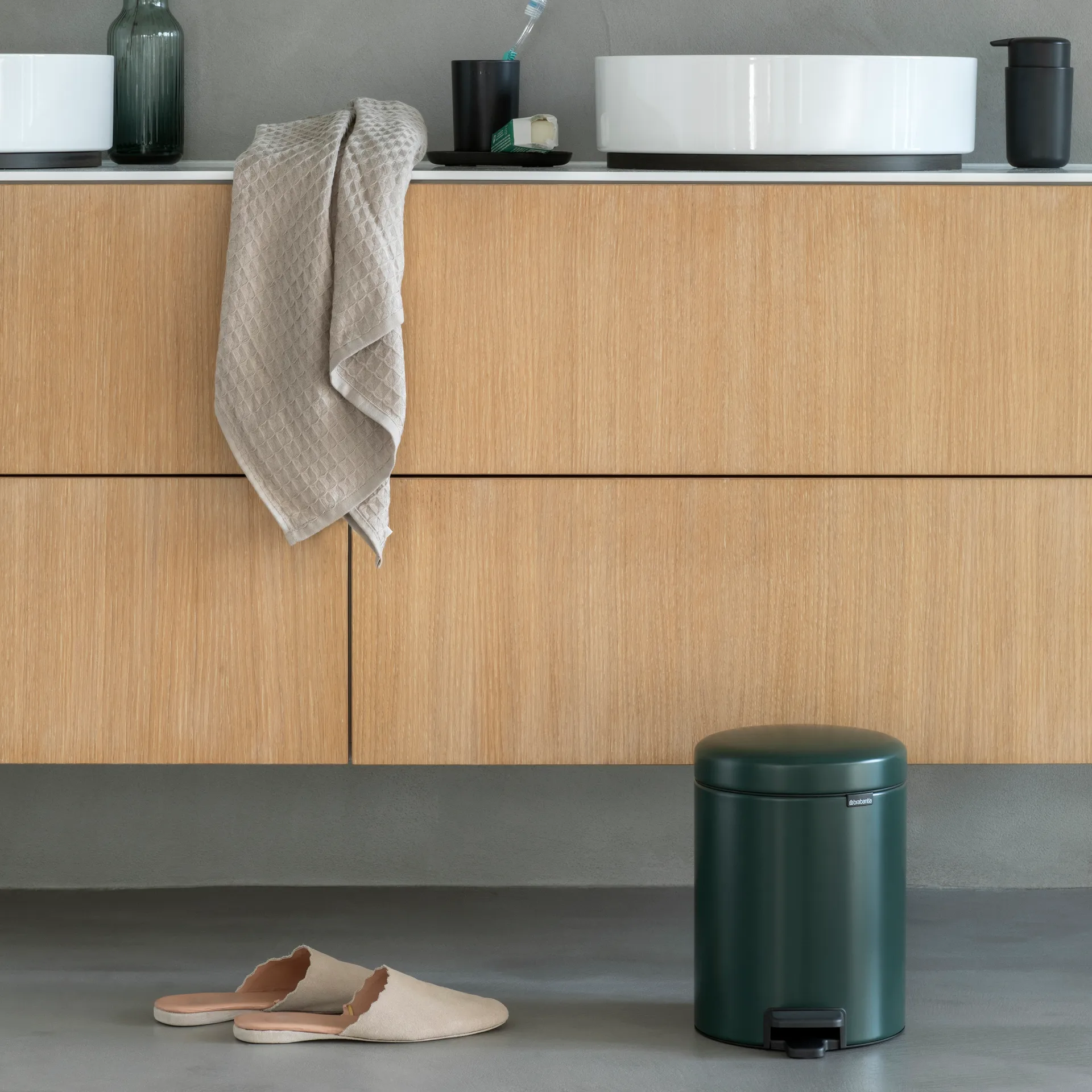 New Icon pedalhink 5 liter, Pine green Brabantia
