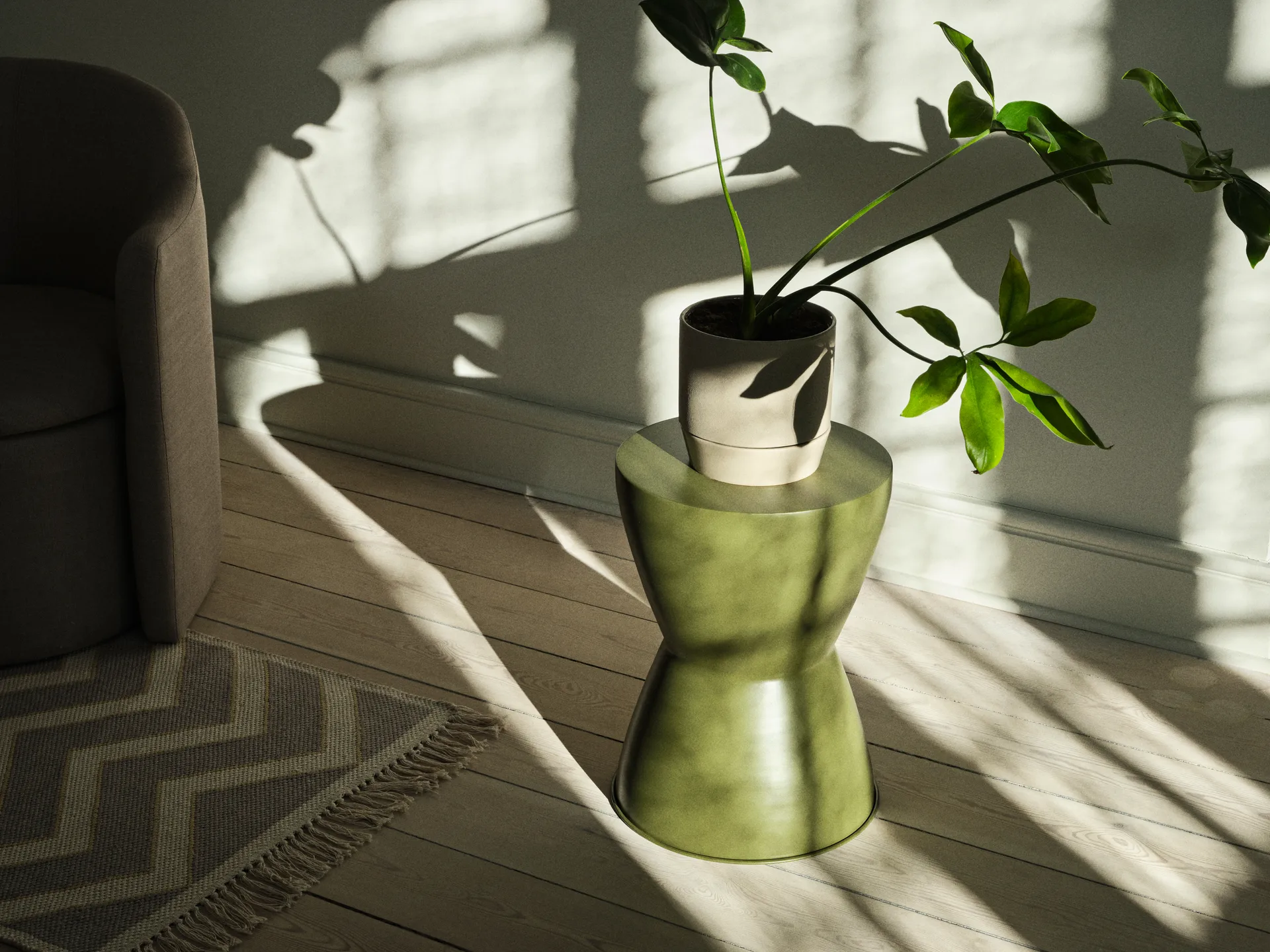 Ebbe rund pall Ø33x46 cm, Army green Broste Copenhagen