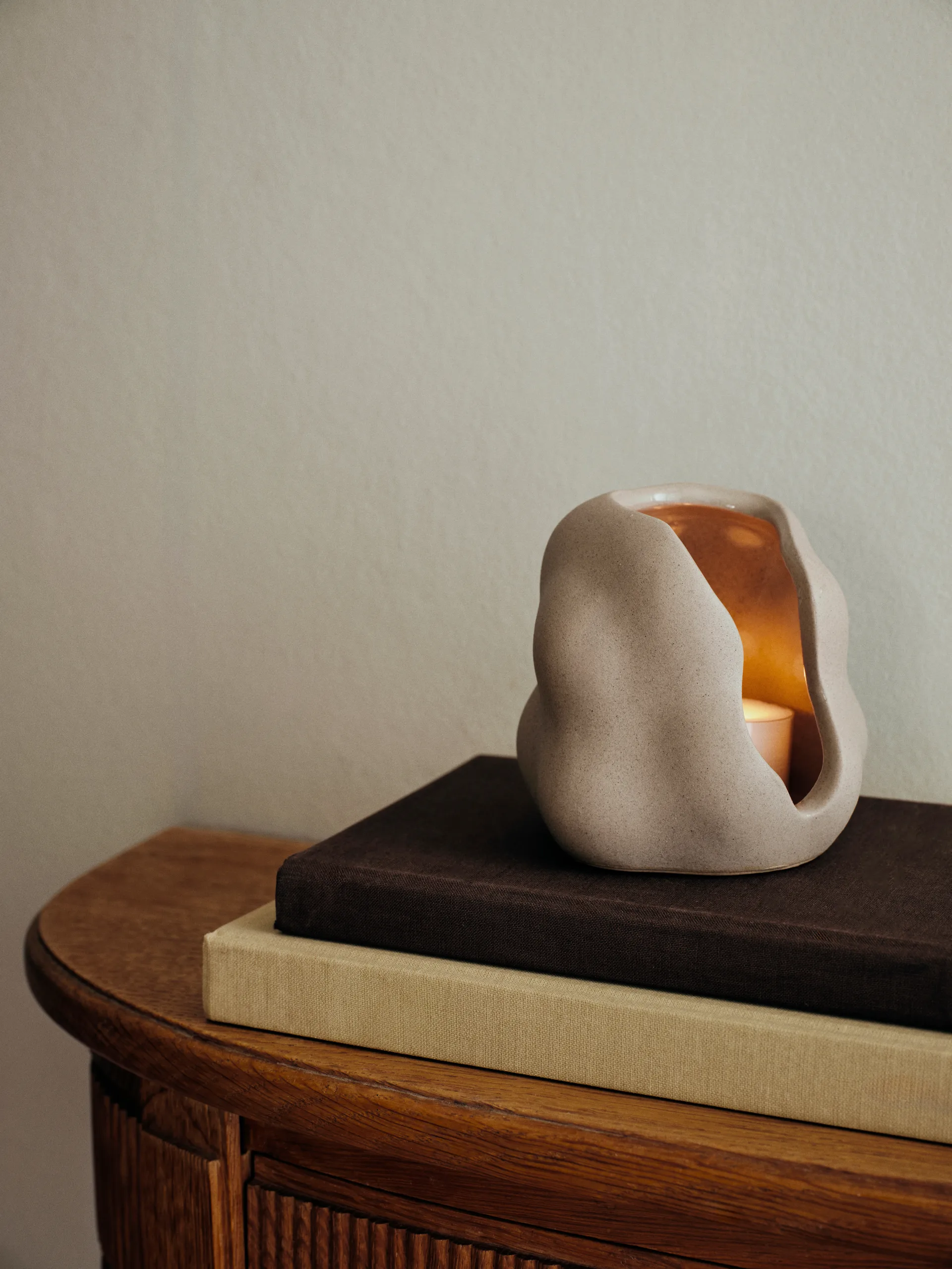 Hekla Hurricane ljuslykta, Dove Grey, Ø9,5 cm Broste Copenhagen