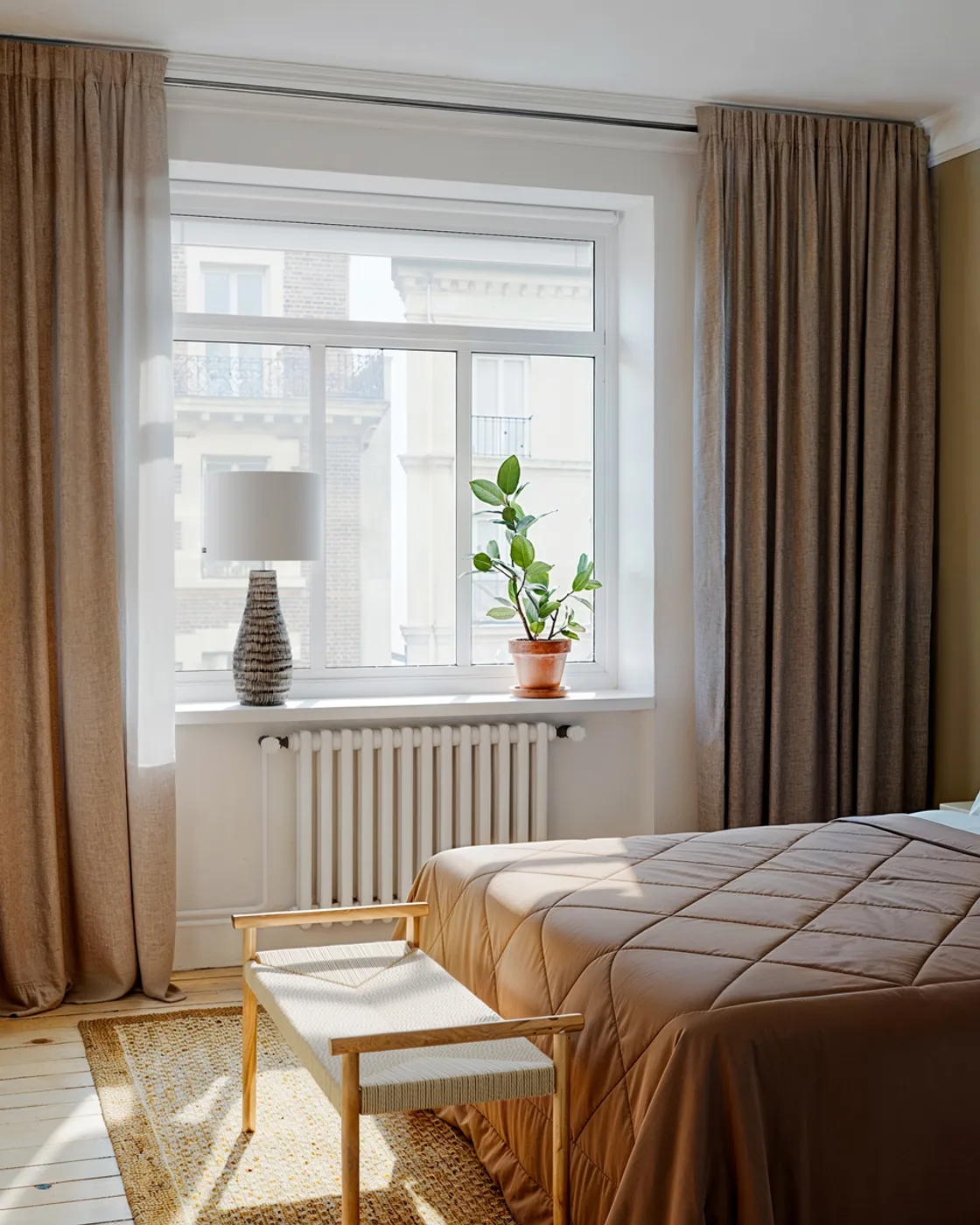 Bartha bordslampa 74 cm, Brun-beige By Rydéns