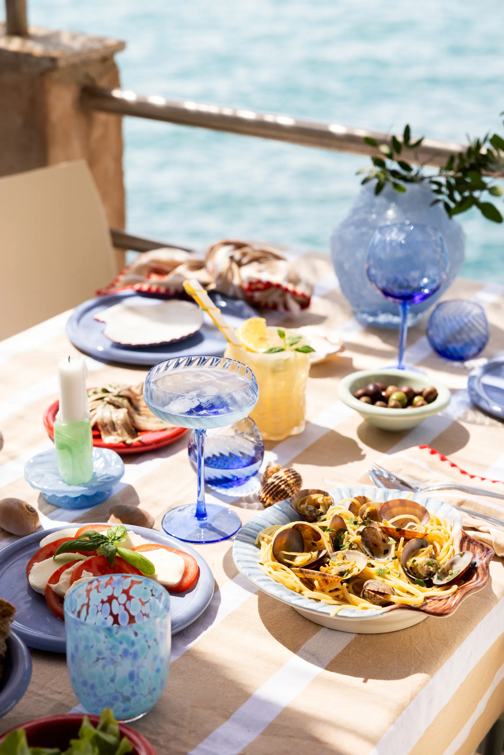 Armona tallrik 23,5x23,5 cm, Ljusblå Byon