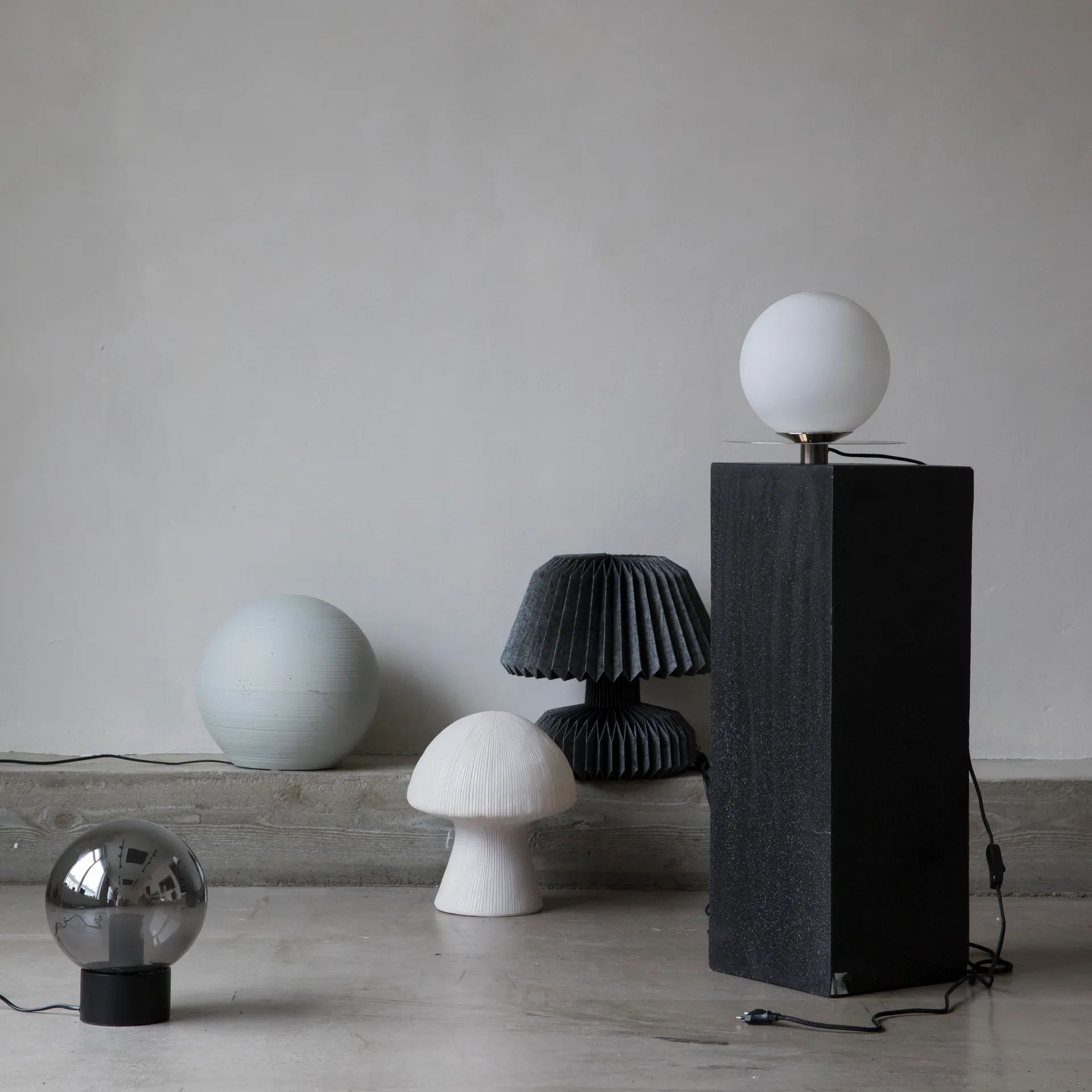 Magic bordslampa, Svart-silver Byon