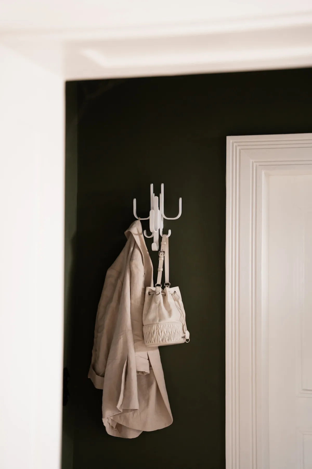 Woody krok Three, White Cooee Design