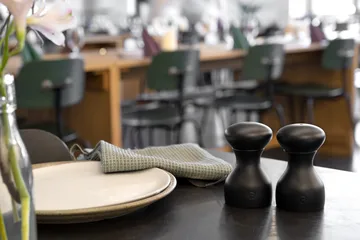 Lyon salt- och pepparkvarnsset - Black, 2 delar - Crushgrind