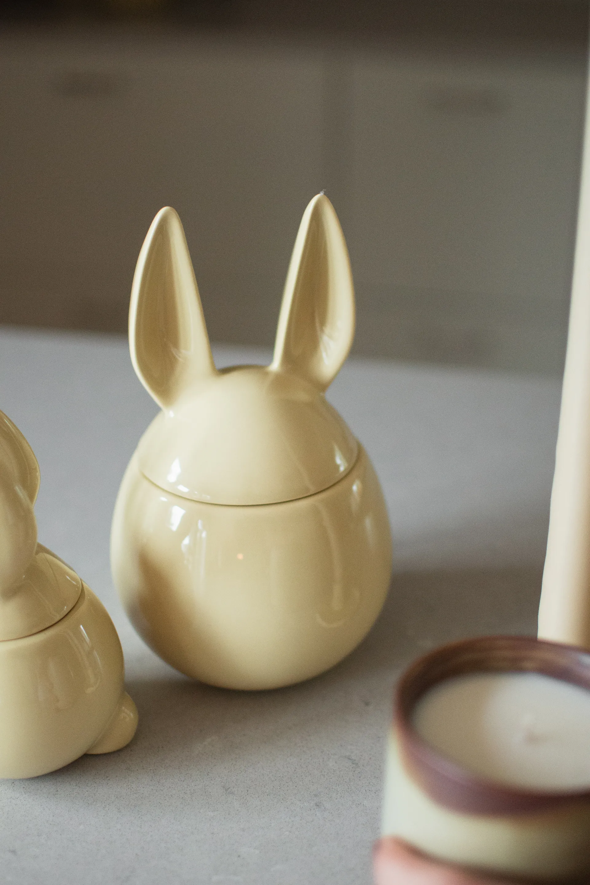 DBKD Eating rabbit skål stor, Shiny yellow DBKD