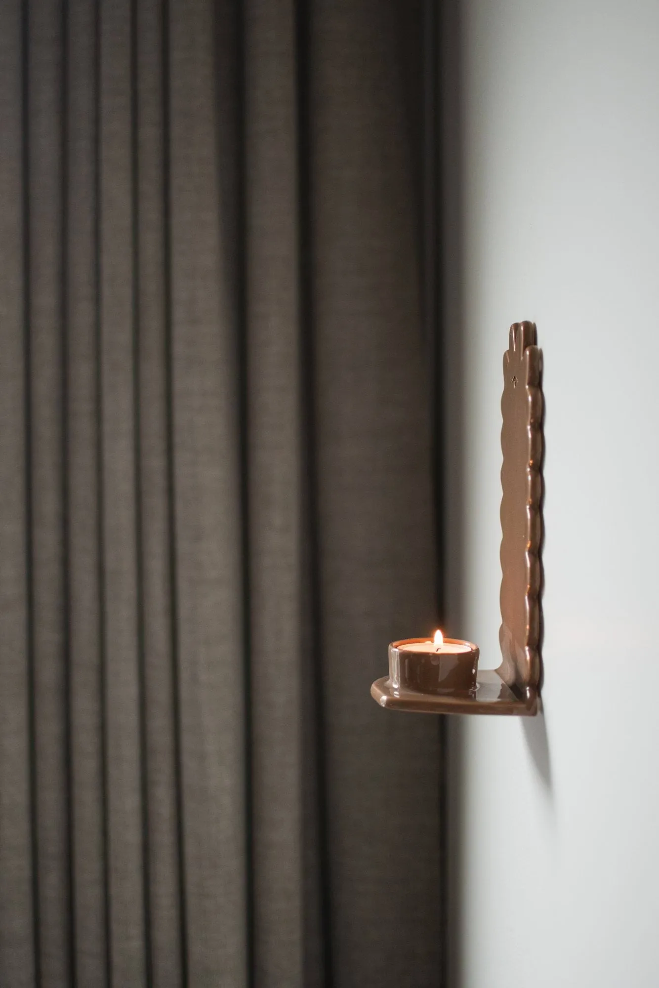 Flowery väggljusstake, Shiny nougat DBKD