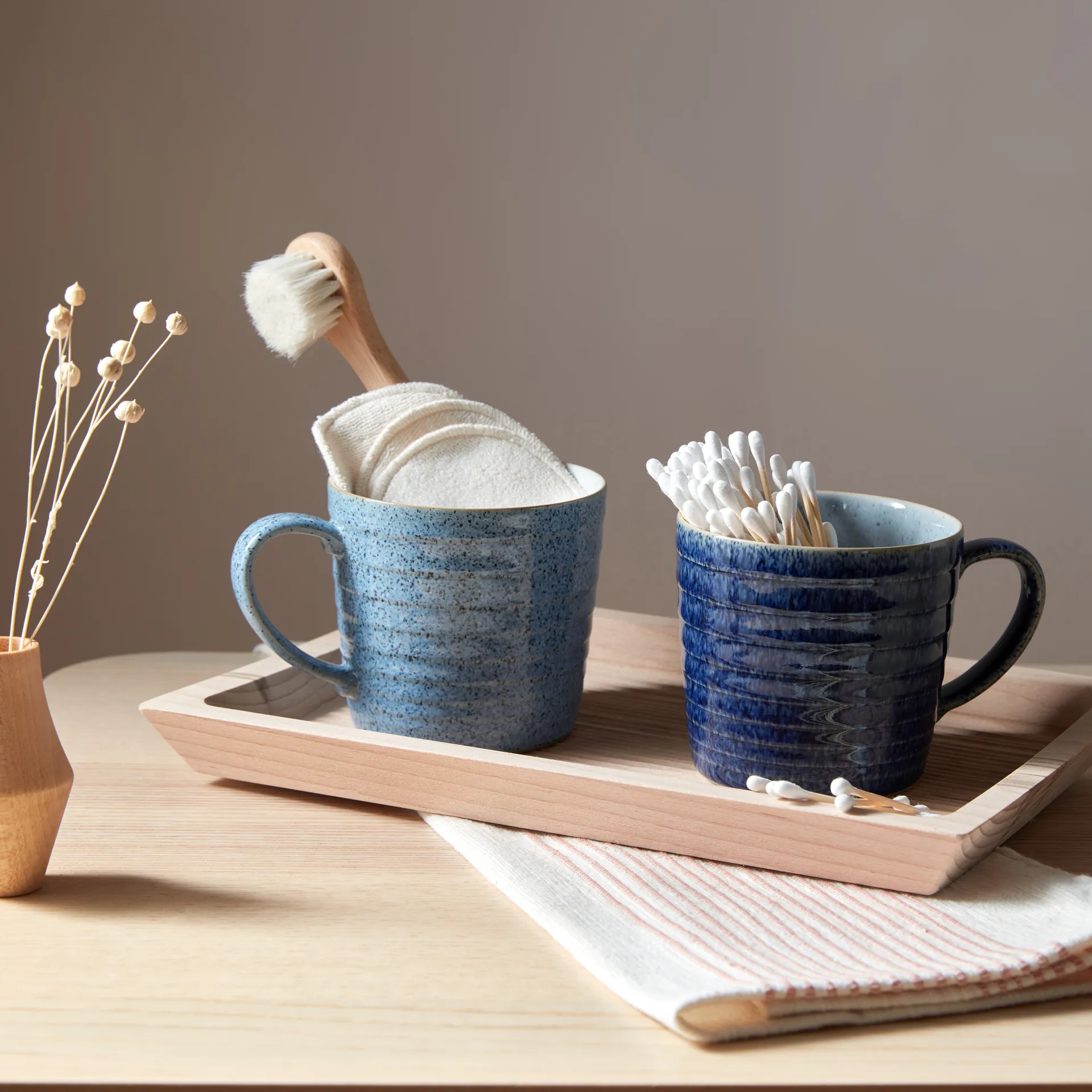 Studio Blue räfflad mugg 40 cl, Flint-chalk Denby