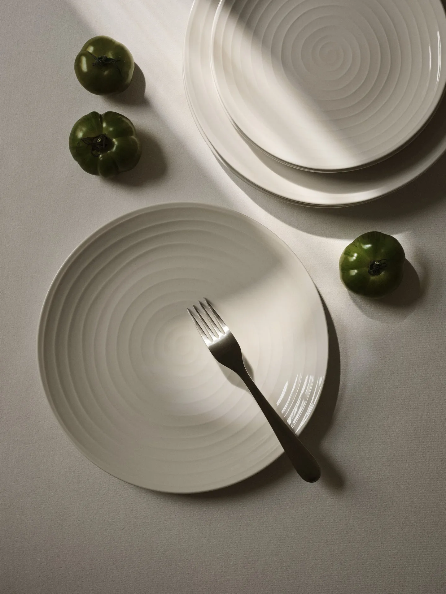 Blond mattallrik 28 cm, stripe vit Design House Stockholm