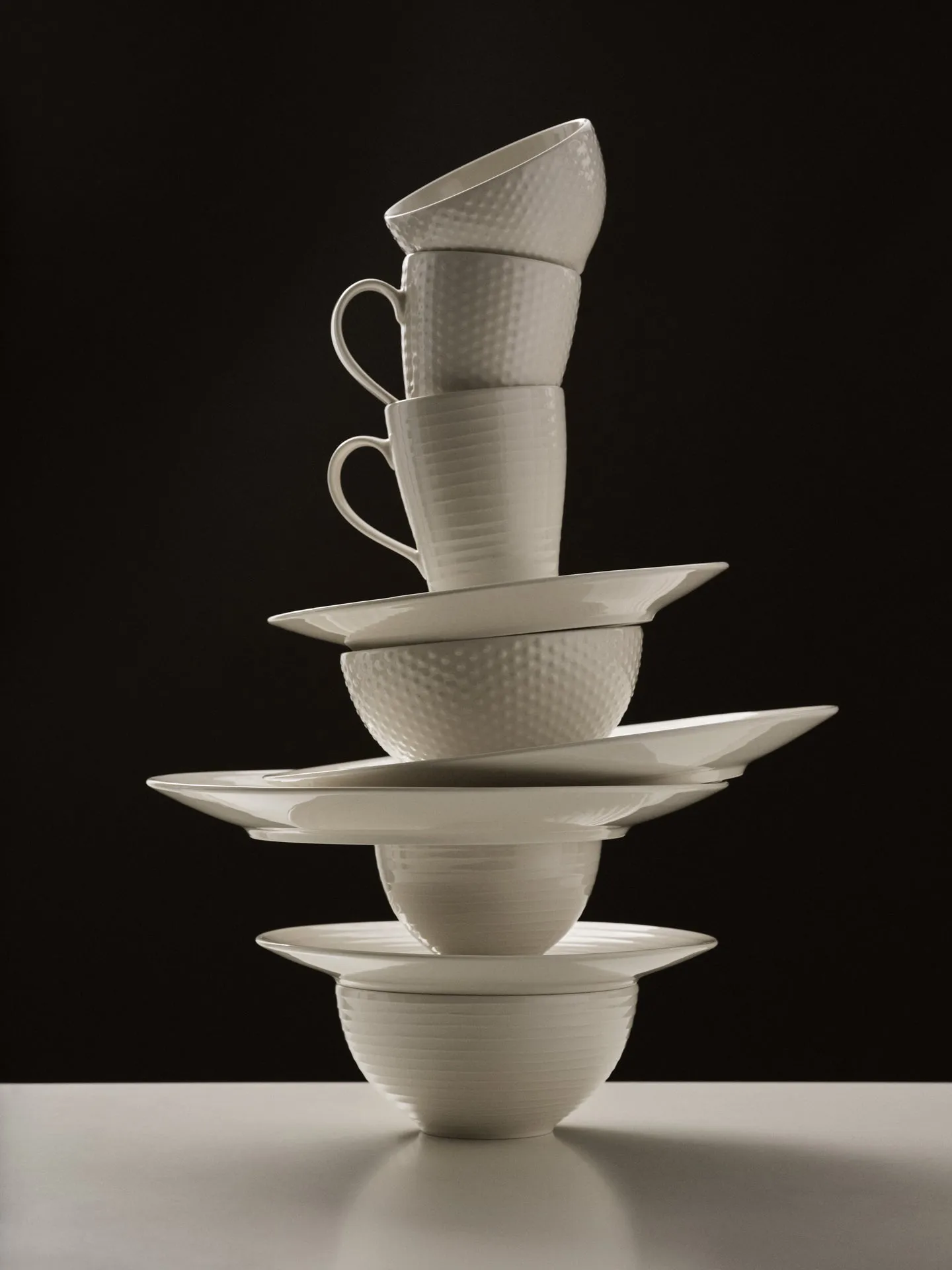 Blond mattallrik 28 cm, stripe vit Design House Stockholm
