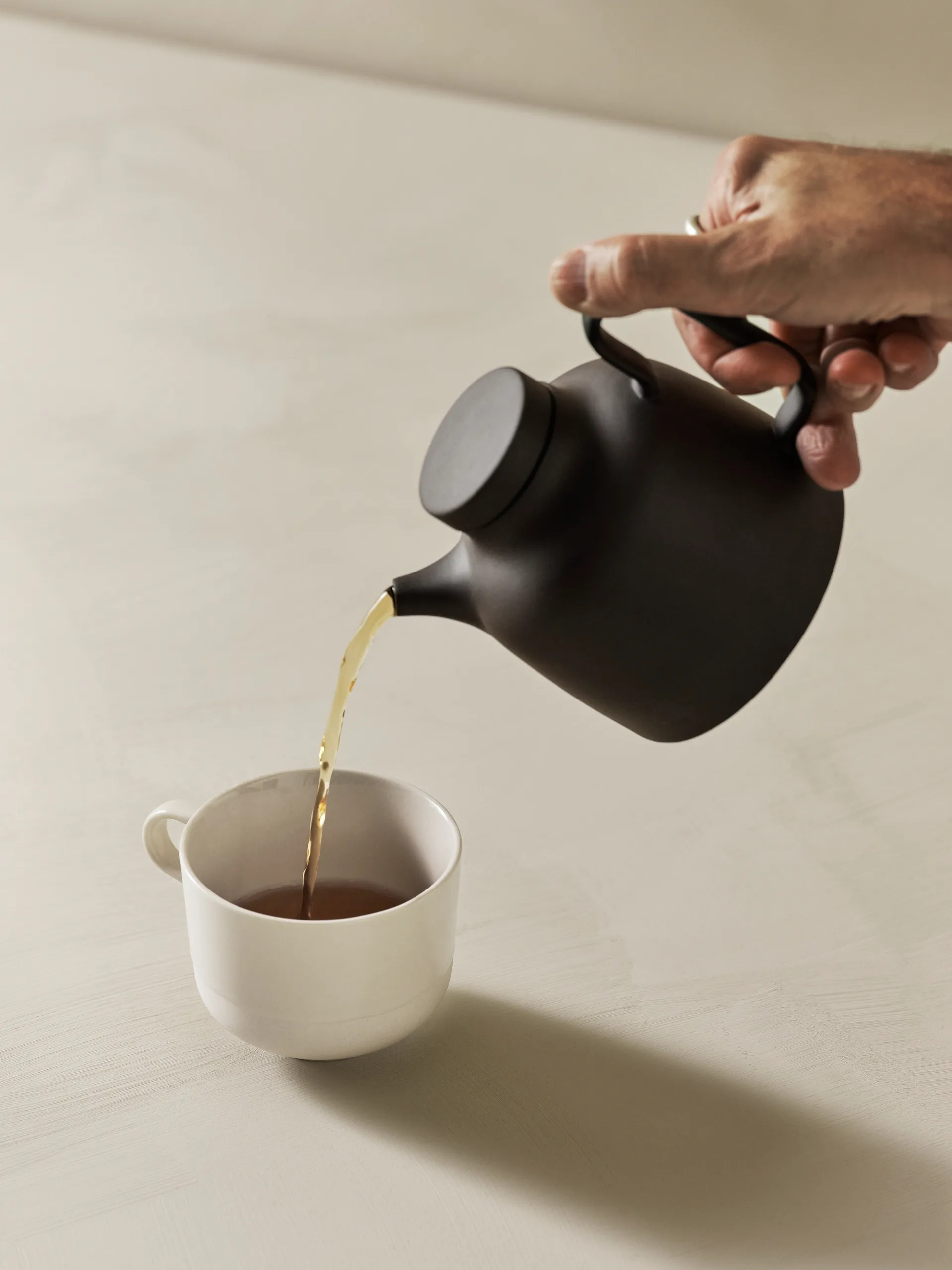 Sand tekanna 65 cl, Black clay Design House Stockholm