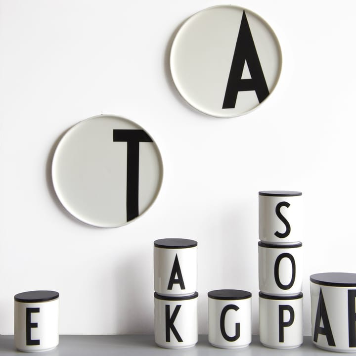 Design Letters tallrik, V Design Letters