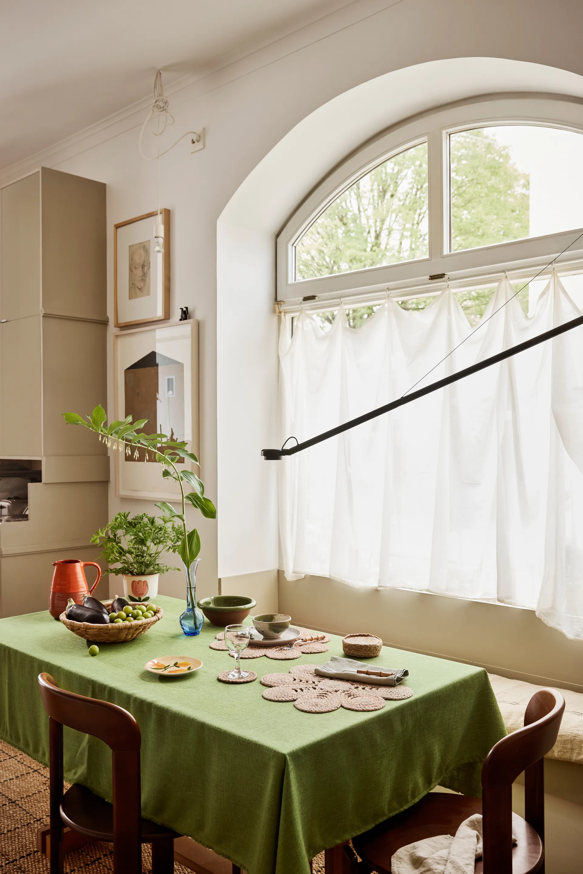 Elin bordstablett anemone Ø40 cm, Natural Dixie