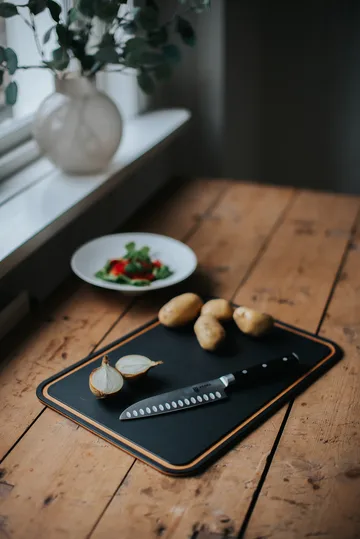 Sami skärbräda pressat träfiber - Svart, 44x32,5 cm - Dorre