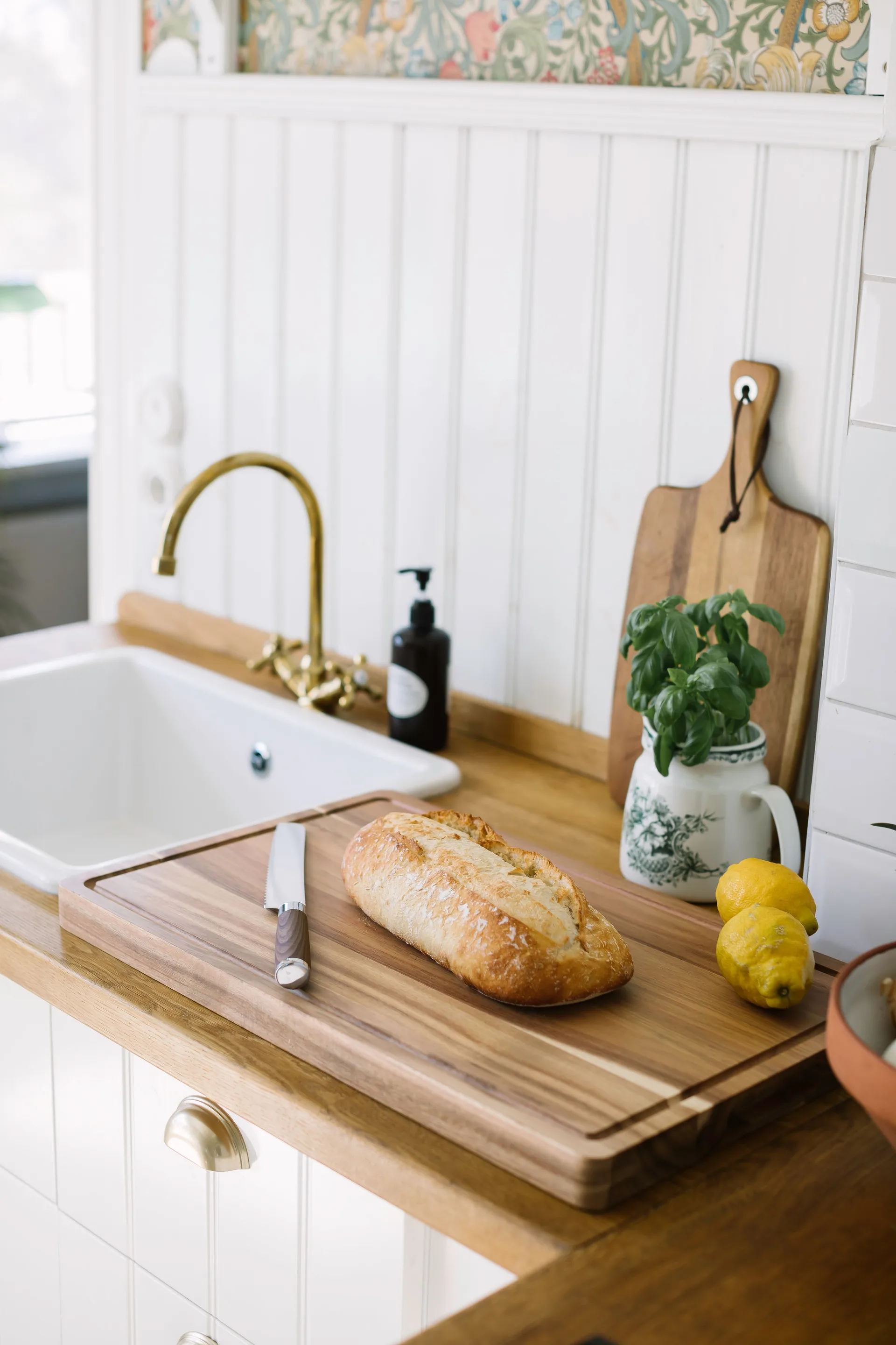 Skyle skärbräda 35x56 cm, Akacia Dorre