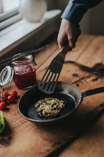 Steph stekspade slitsad - Rostfritt stål, akaciaträ, 28 cm - Dorre