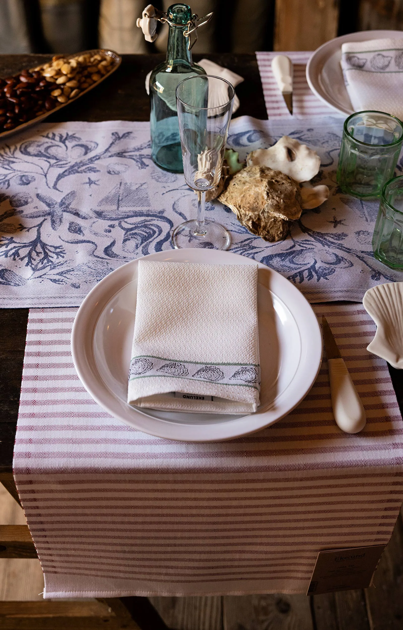 Tvärs tygservett 50x50 cm, Röd Ekelund Linneväveri