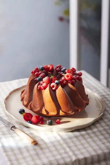 Emile Henry Madeleine serveringsfat - Cream, rund - Emile Henry