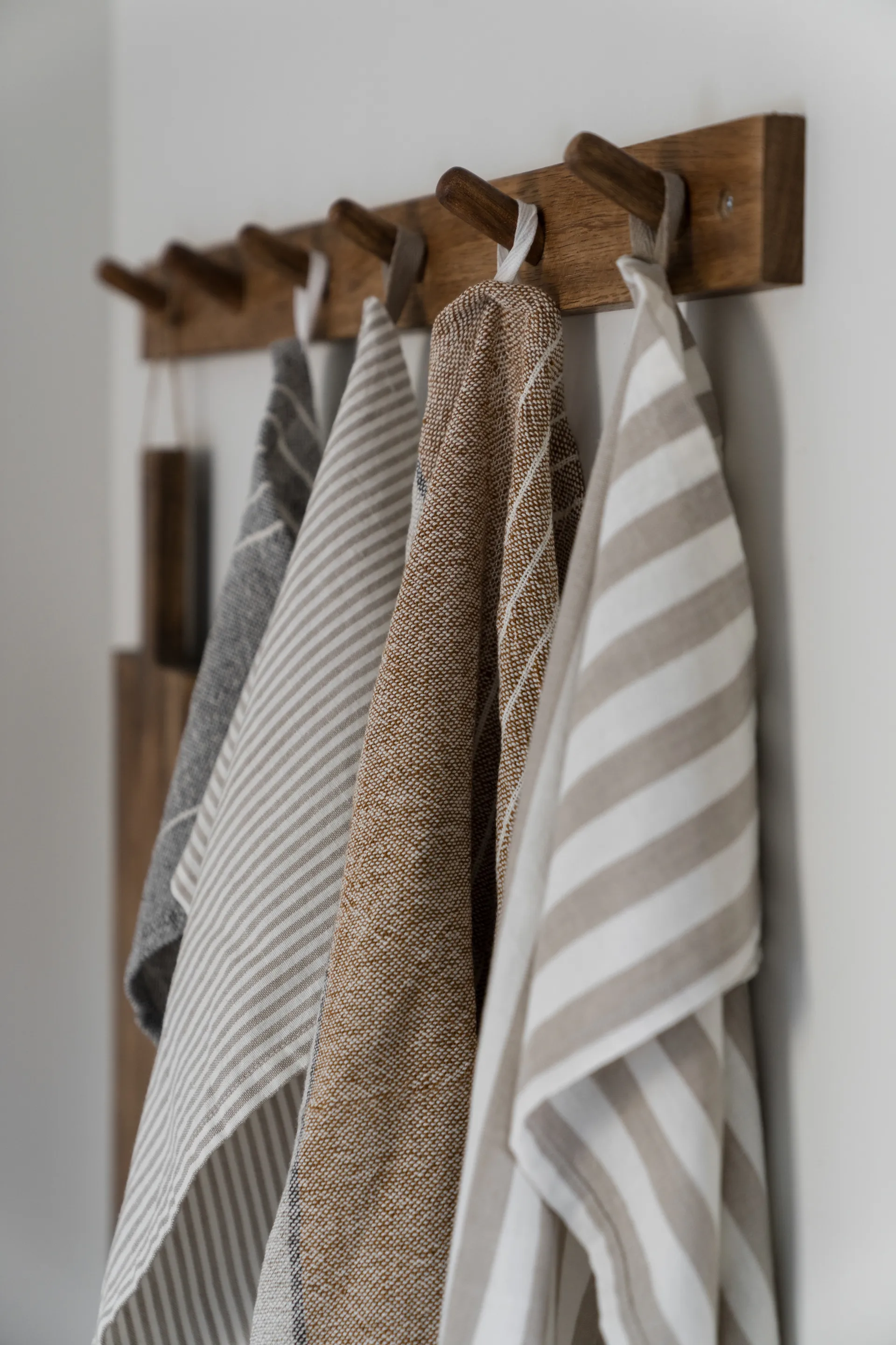 Ernst kökshandduk bredrandig 47x70 cm, Beige-vit rand ERNST