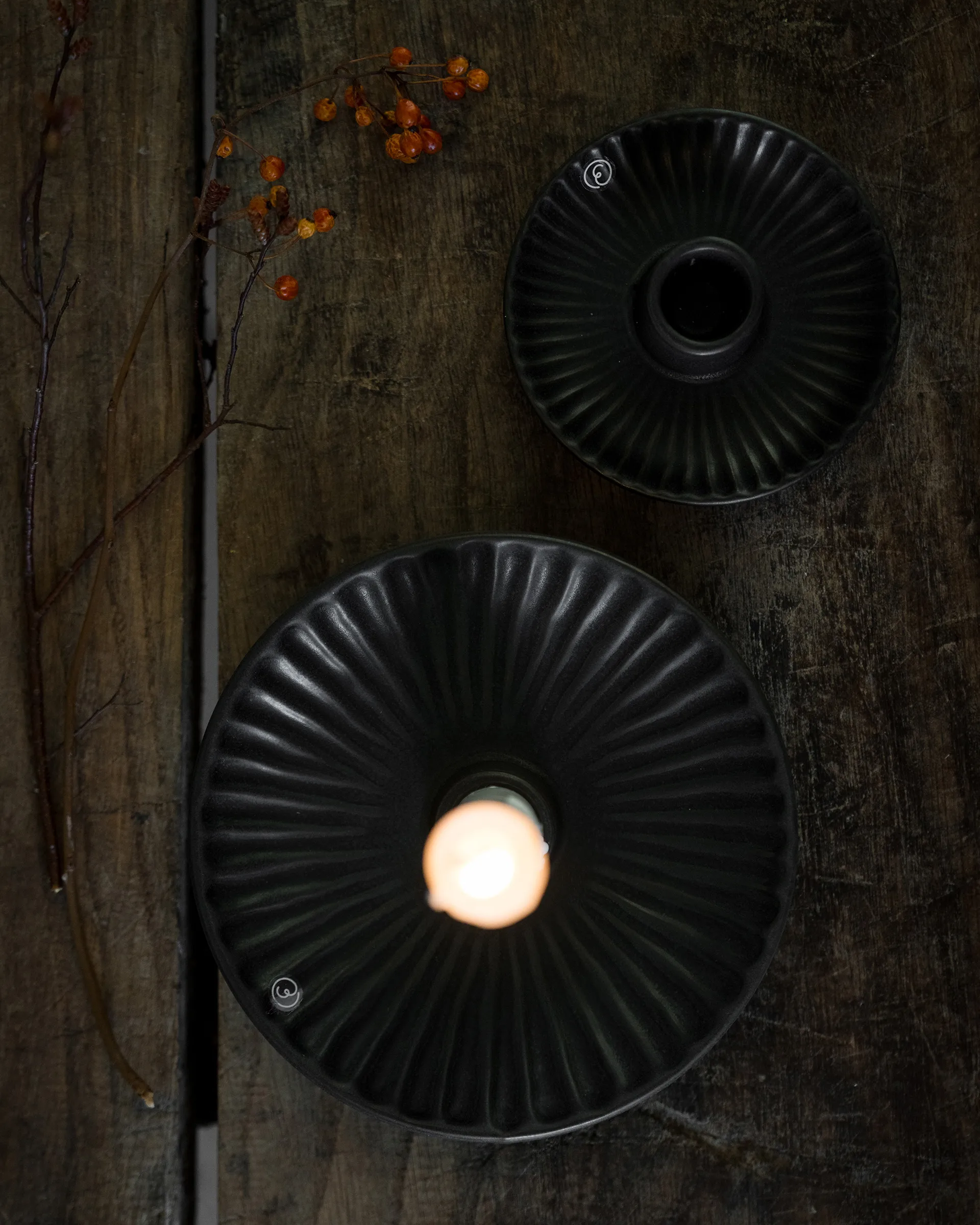 Ernst ljusstake Ø10,5x3,5 cm, Svart ERNST