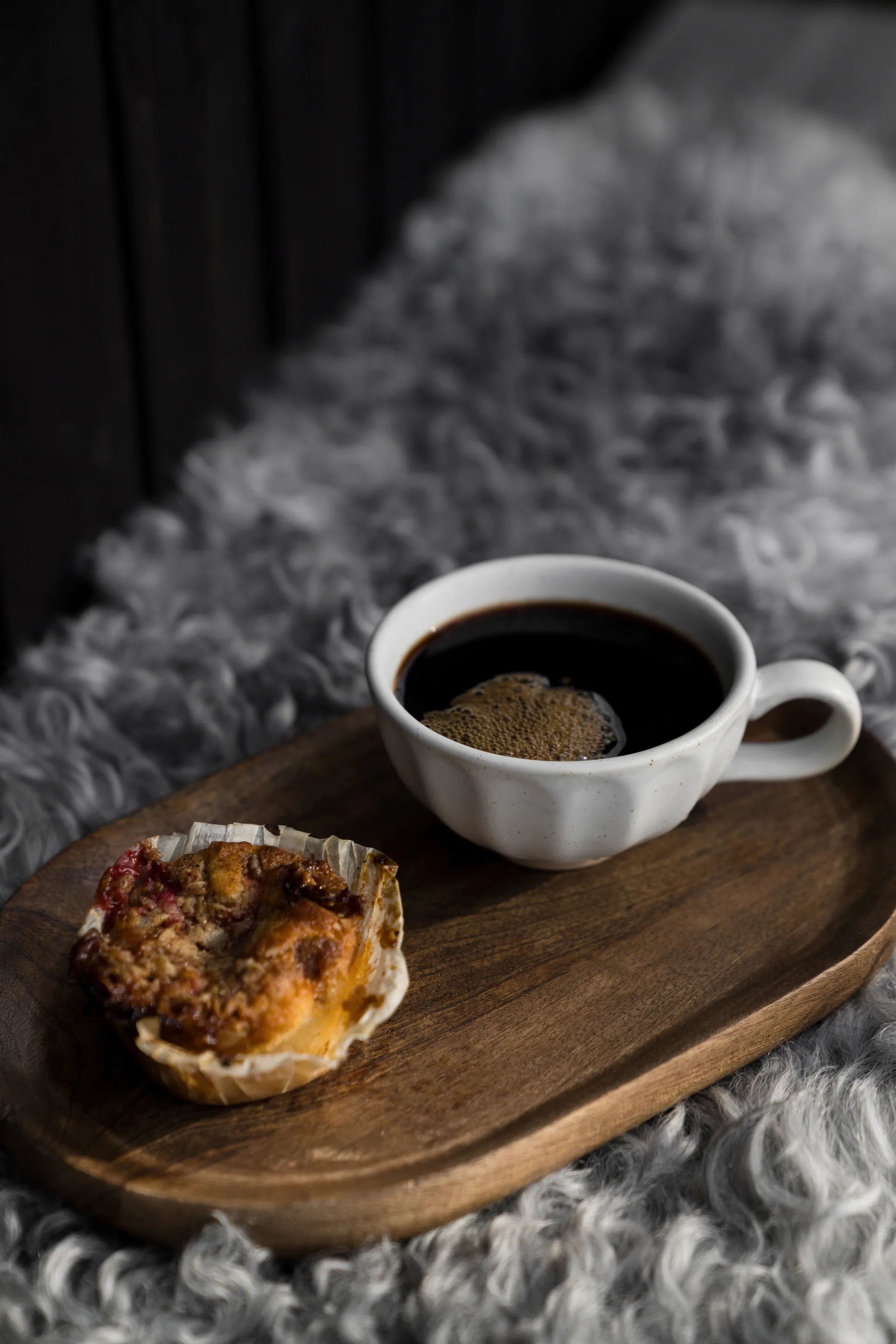 Ernst serveringsbricka oval 17x28 cm, Mörkbrun ERNST