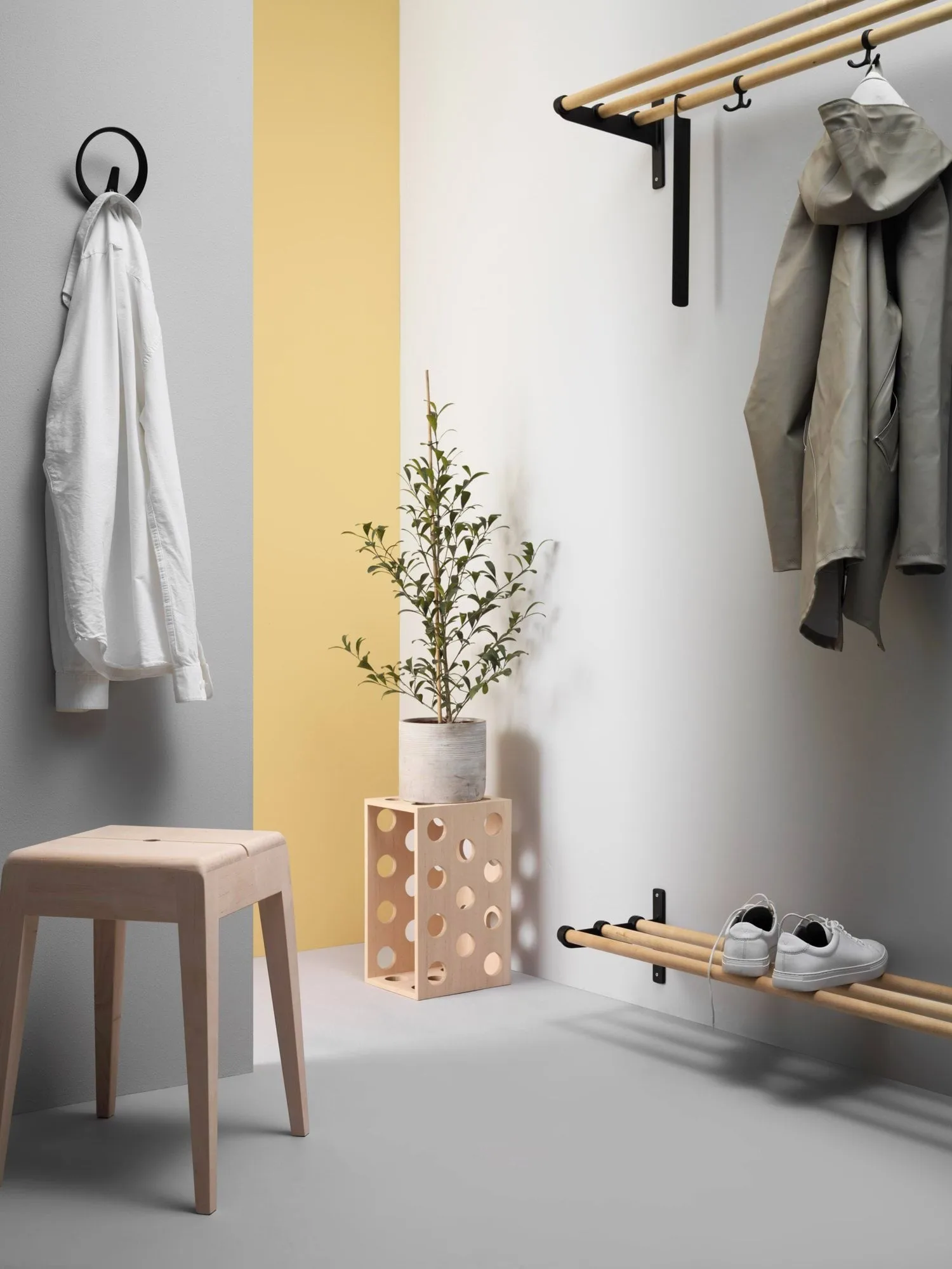Nostalgi hatt-/skohylla, Ask-vit, 100 cm Essem Design
