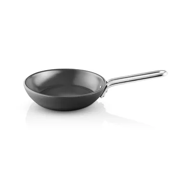 Professional Laser Titanium Slip-Let stekpanna - Black, Ø20 cm - Eva Solo