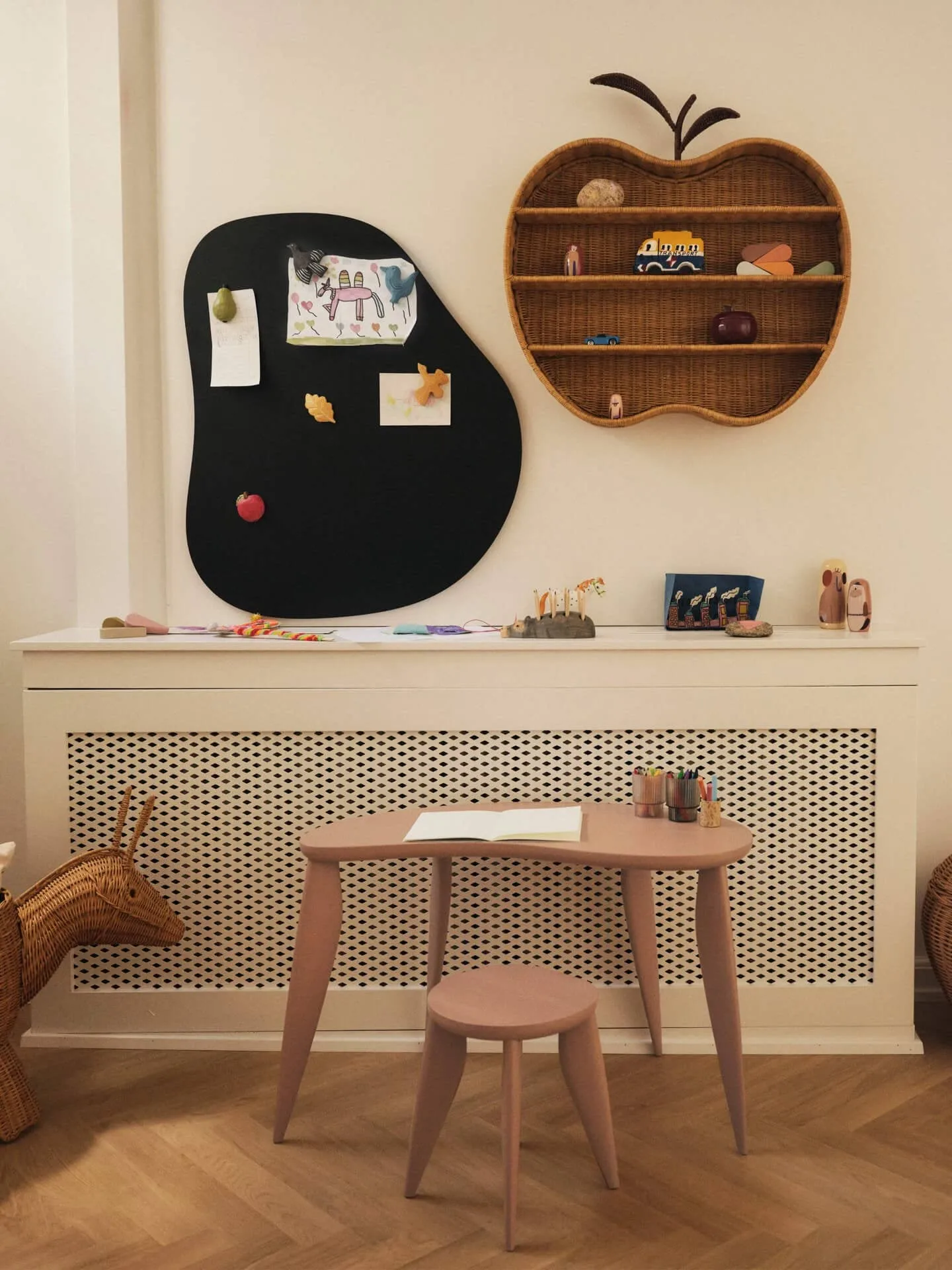 Apple braided vägghylla, Natural, 70x12,5x68 cm Ferm Living
