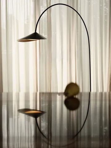 Arum arched golvlampa - Black - Ferm Living
