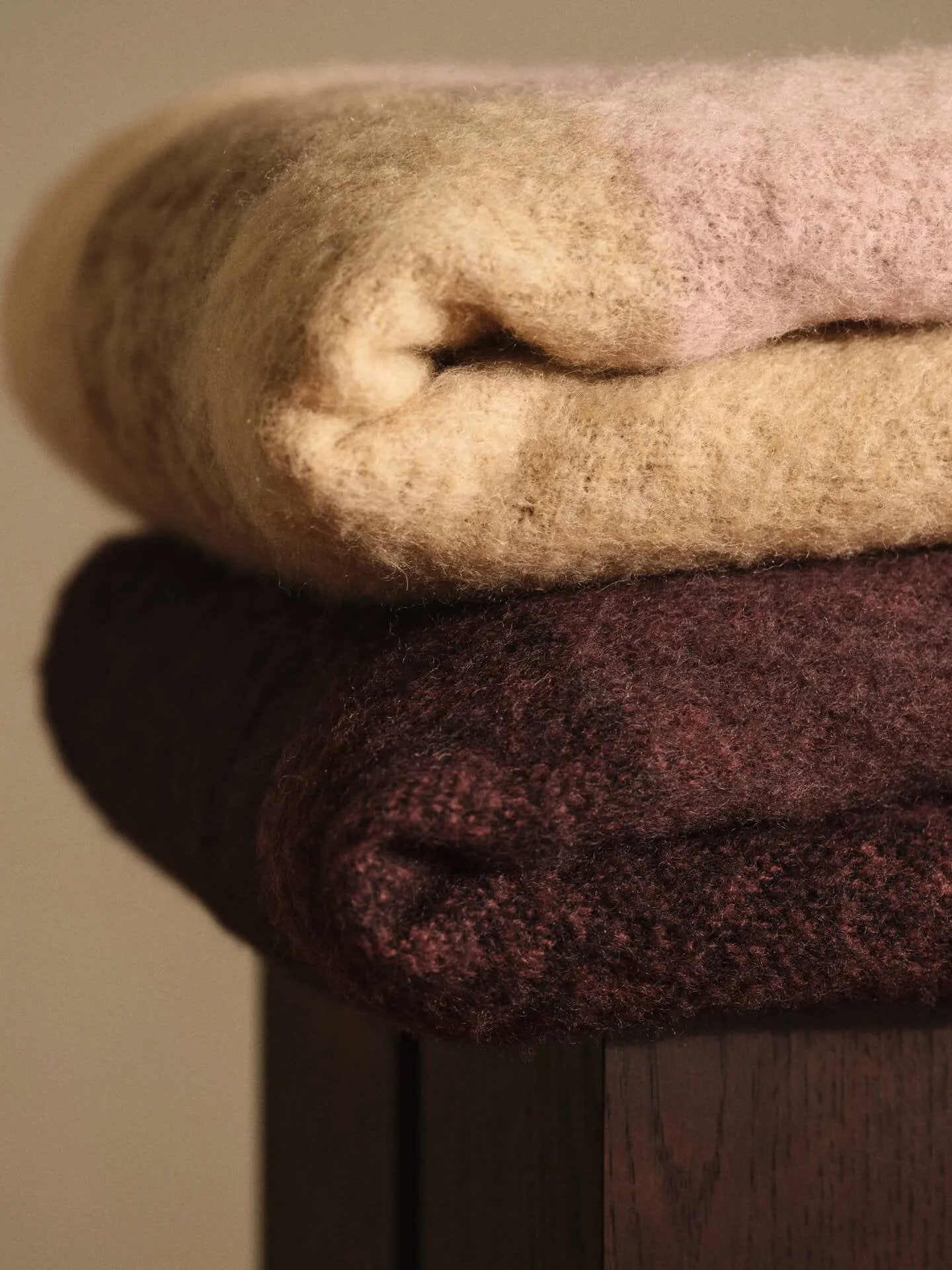 Blur mohair pläd, Dark chocolate-oxide red, 130x170 cm Ferm Living