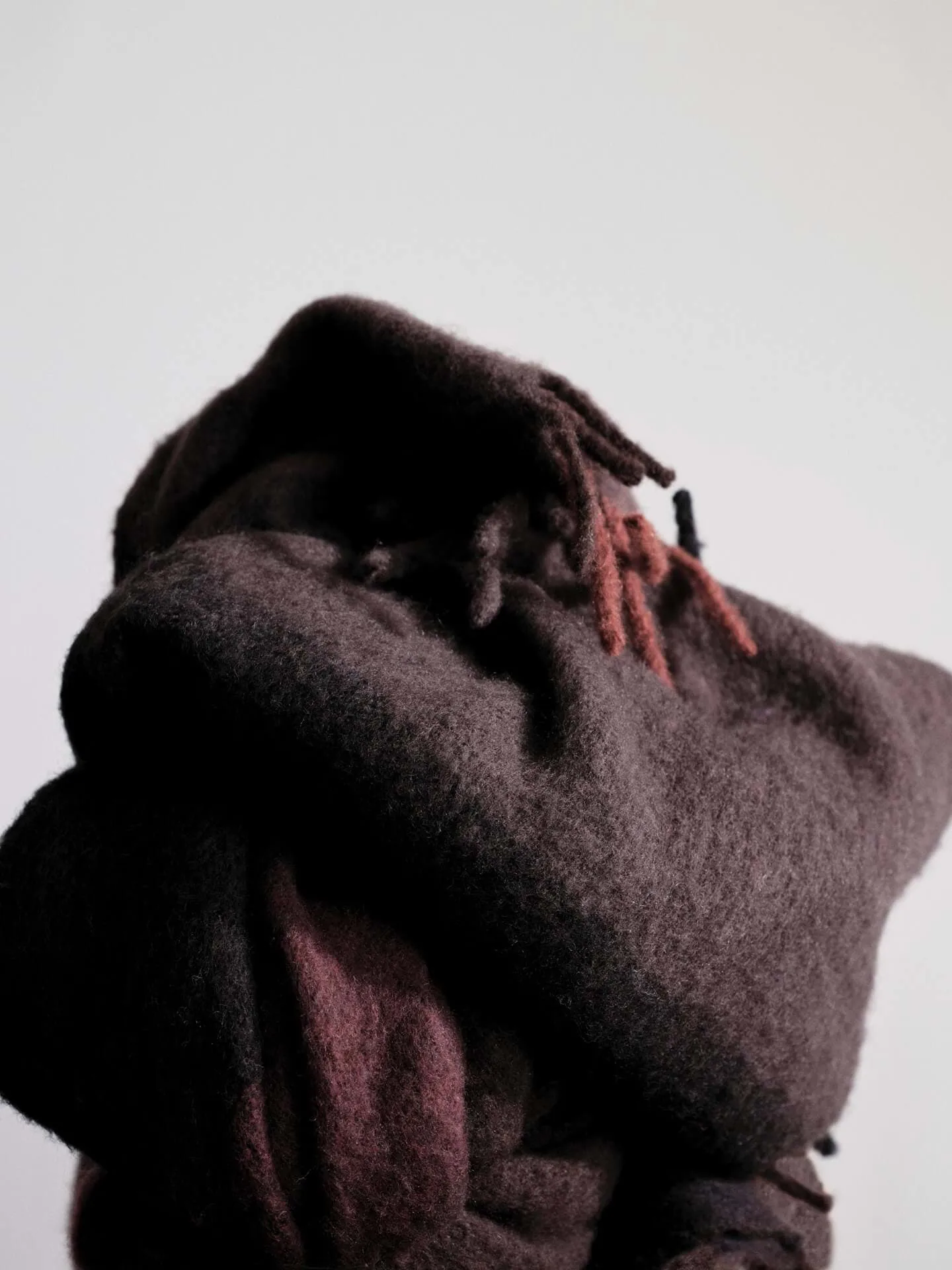 Blur mohair pläd, Dark chocolate-oxide red, 130x170 cm Ferm Living