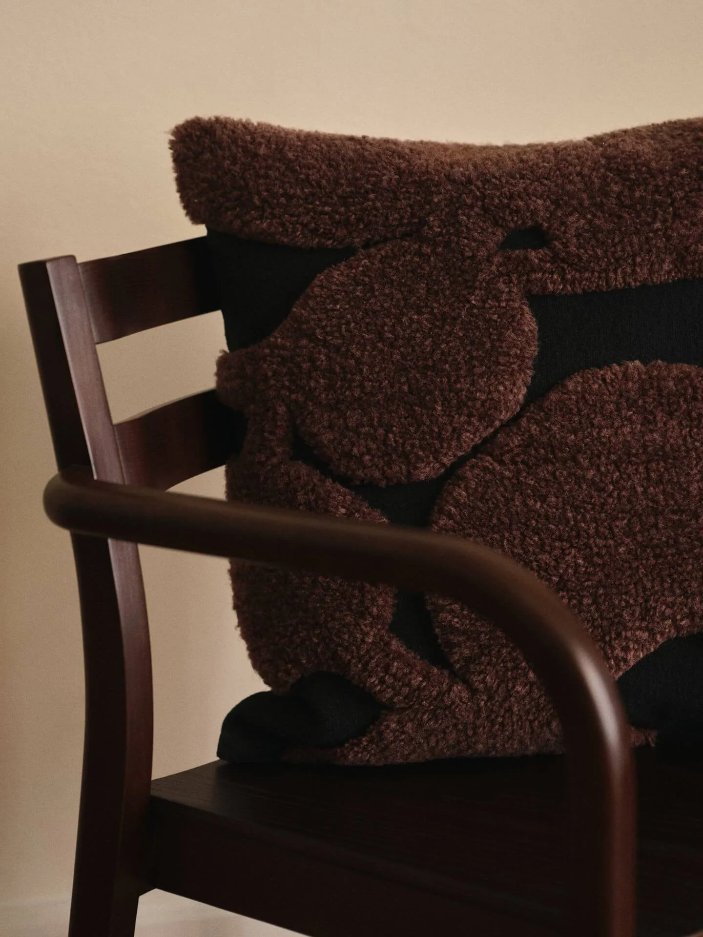 Boda karmstol, Dark stained beech Ferm Living
