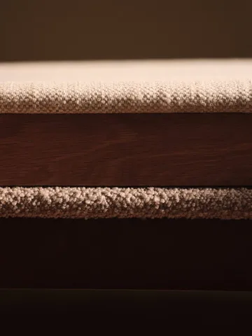 Boda karmstol - Klädd sits, natural oak-off-white - Ferm Living