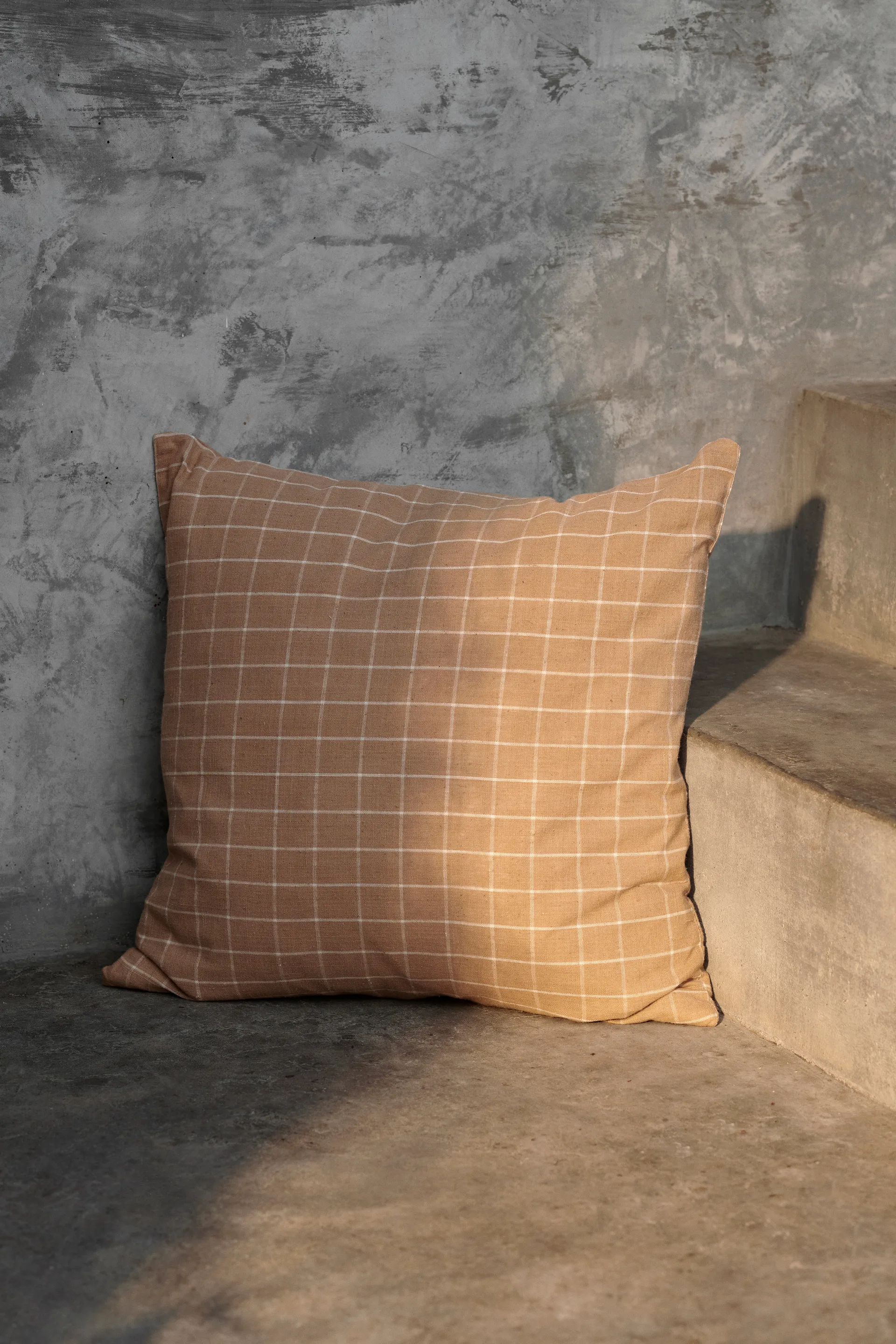 Brown kudde 50x50 cm, Check Ferm Living