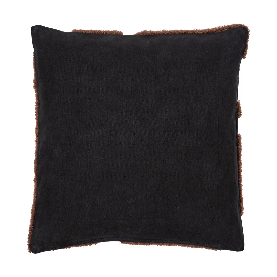 Cilla tufted kudde, Black-dark chocolate 50x50 cm Ferm Living