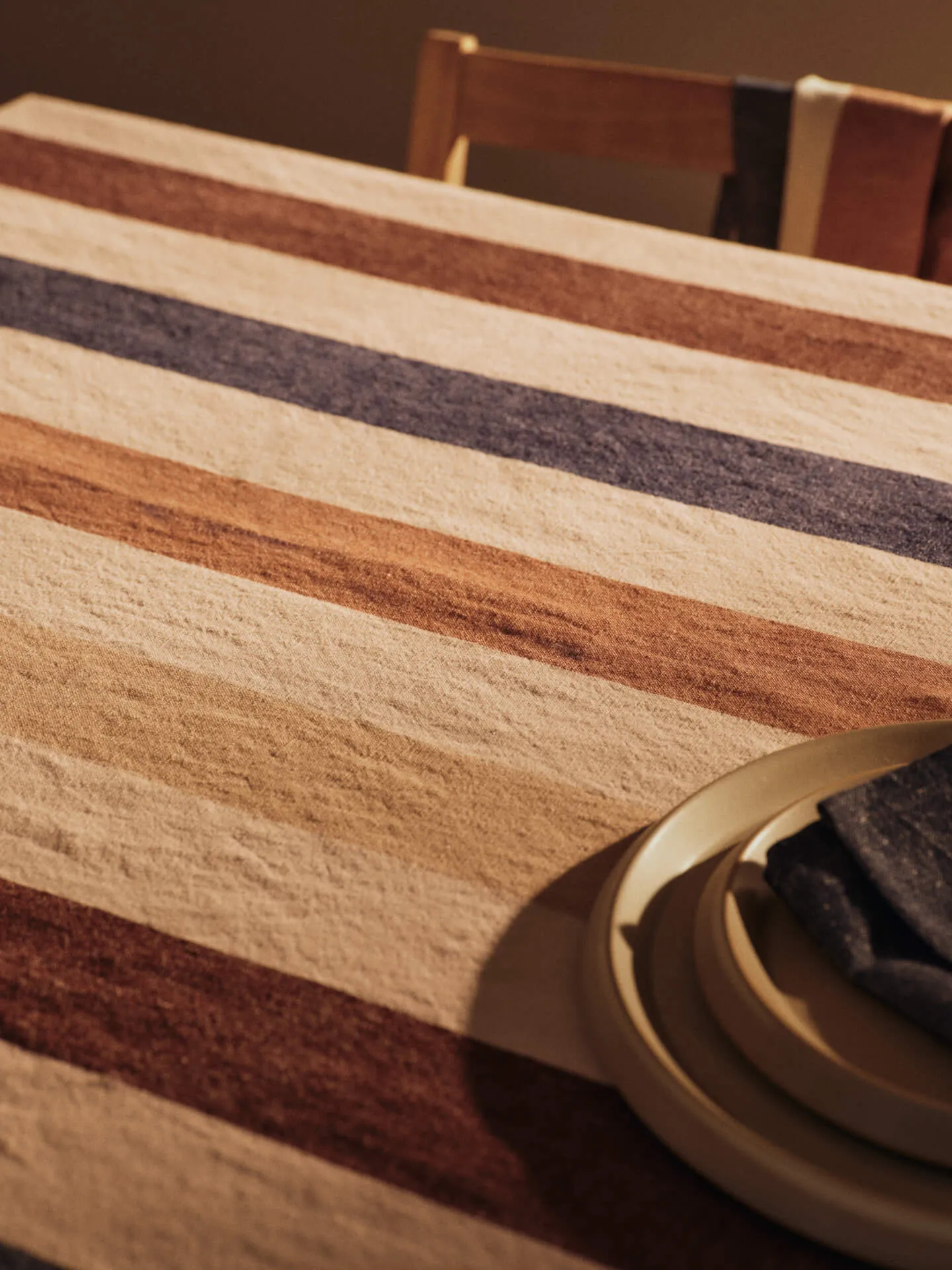 Hale bordsduk, Cashmere-mocha-indigo blue, 150x240 cm Ferm Living