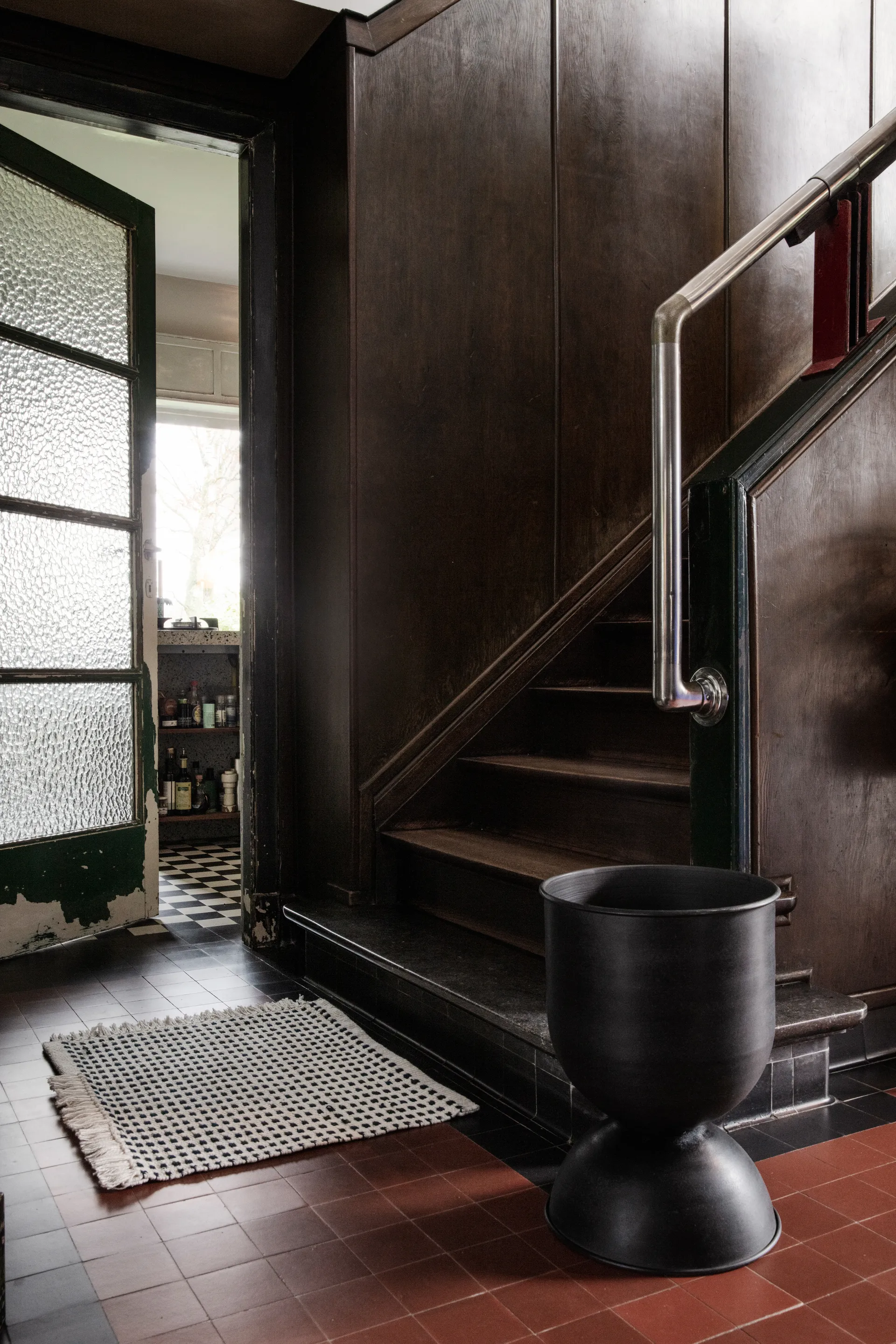 Hourglass kruka medium Ø41 cm, Svart-mörkgrå Ferm Living